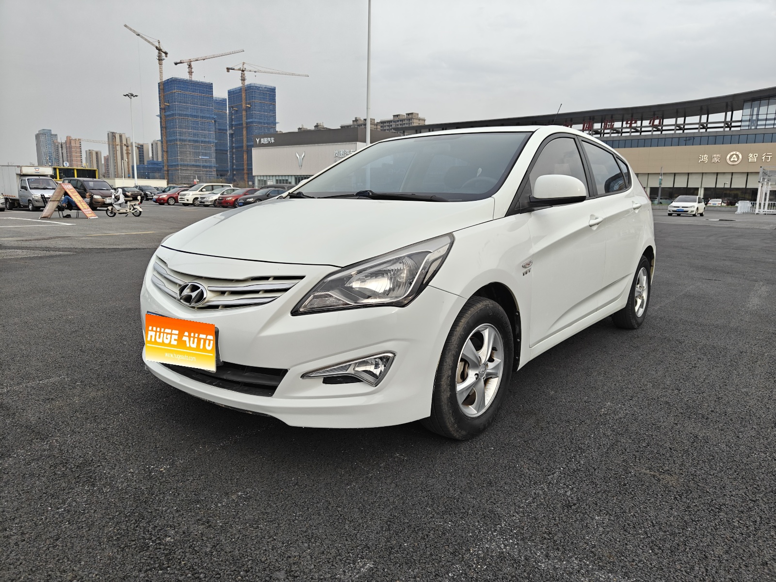 MY2014 Verna 1.4L MT GLX