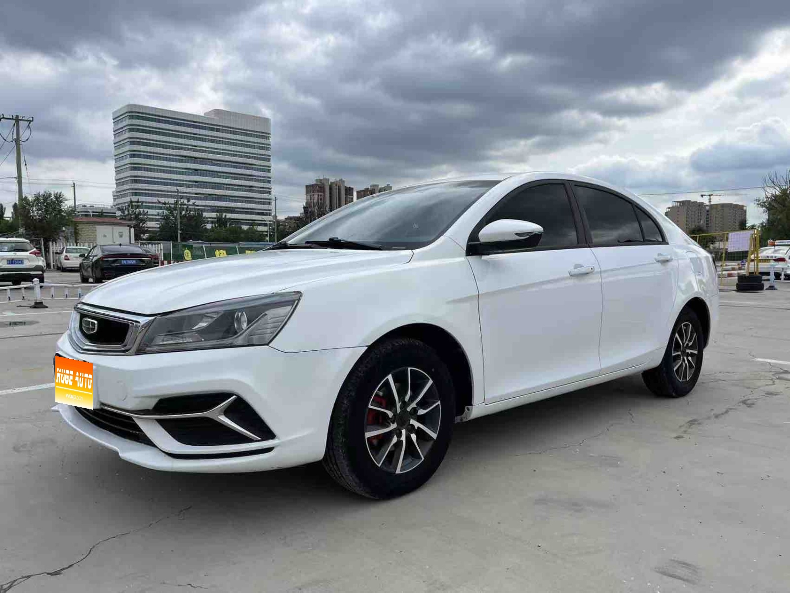 MY2019 EMGRAND Leader 1.5L CVT Luxury National VI