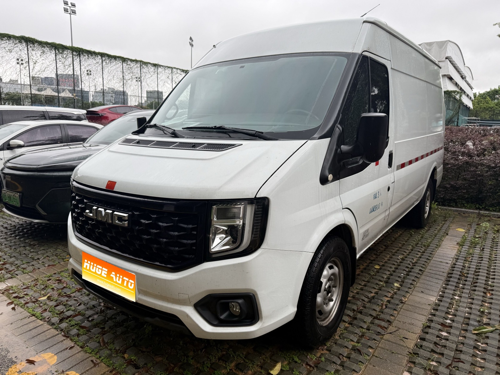 MY2023 JMC Fushun 2.0T MT Mid-wheel base Middle roof Commercial Cargo van 2/3 seats