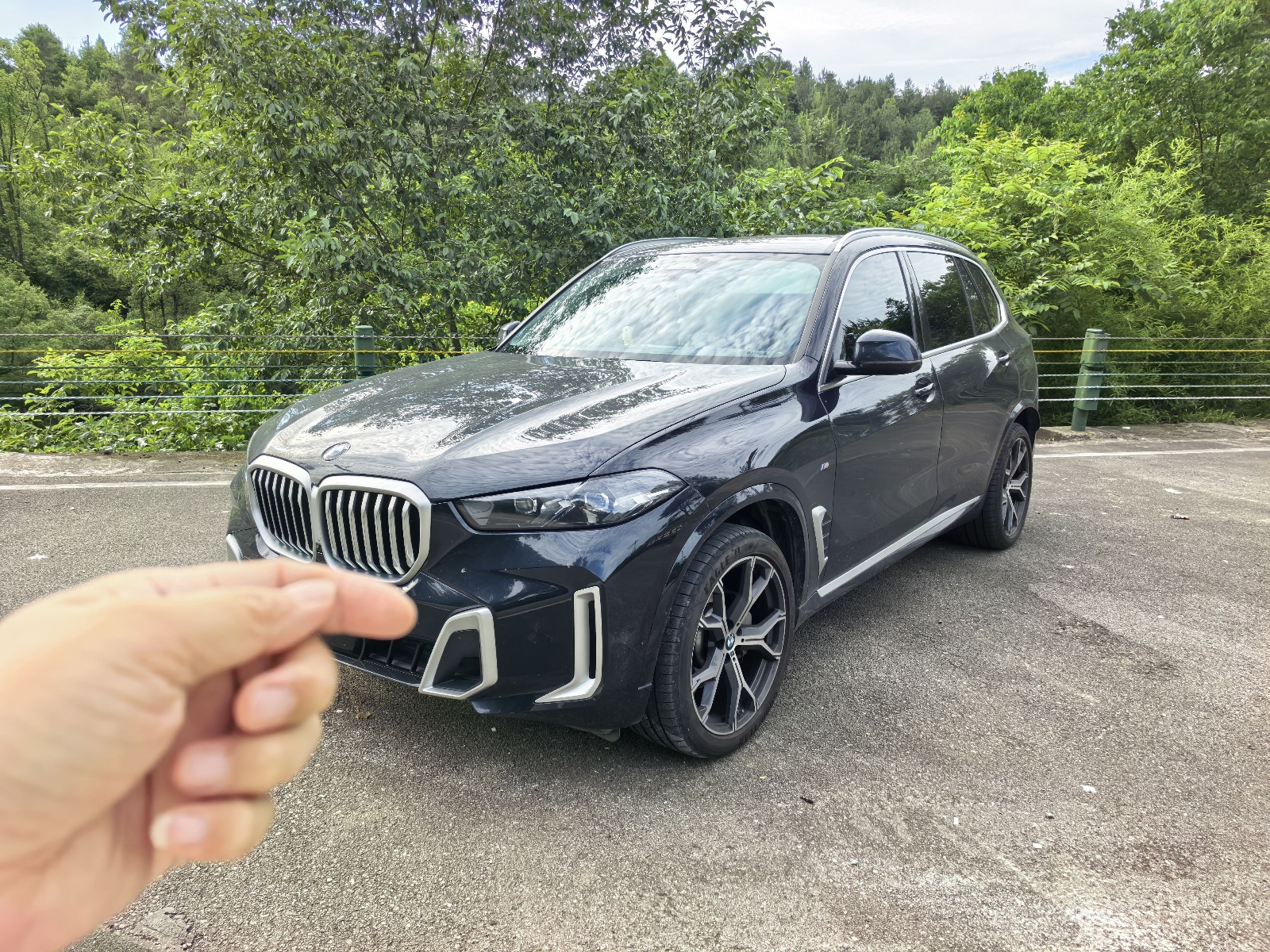 MY2023 BMW X5 xDrive 30Li Exclusive M Sport kit