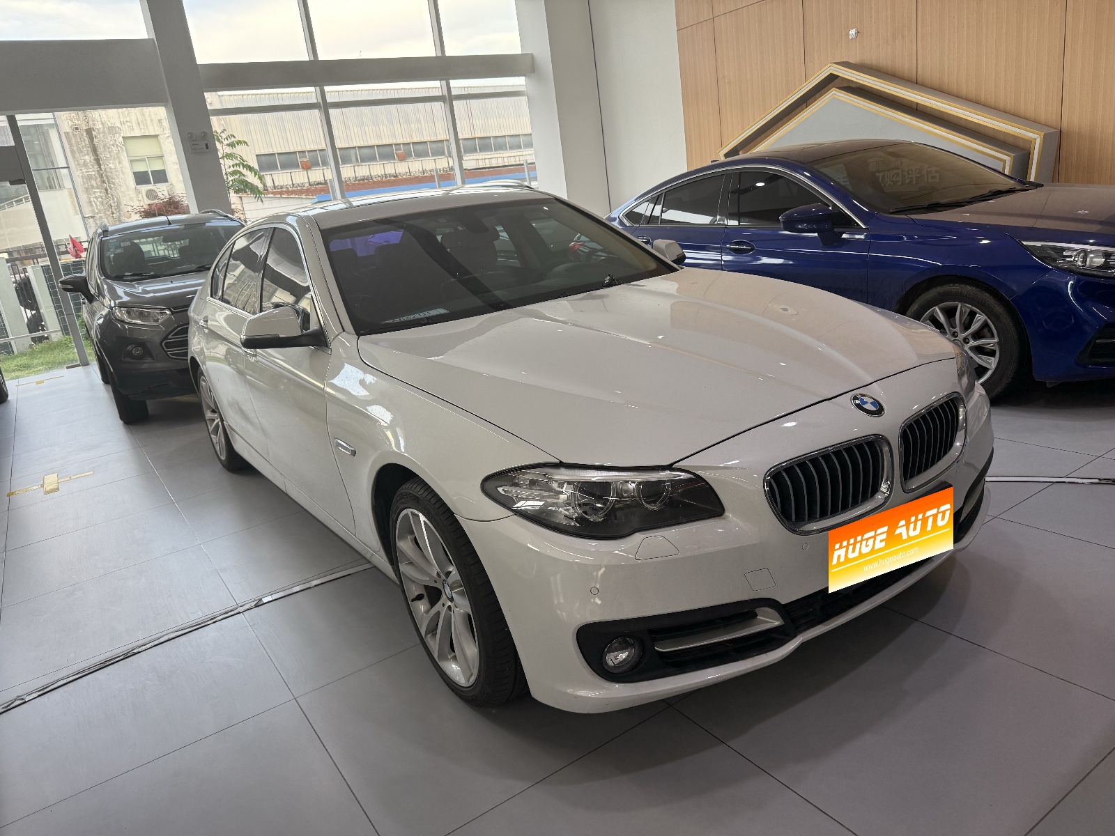 MY2017 BMW 5 Series 528Li Lead Version 