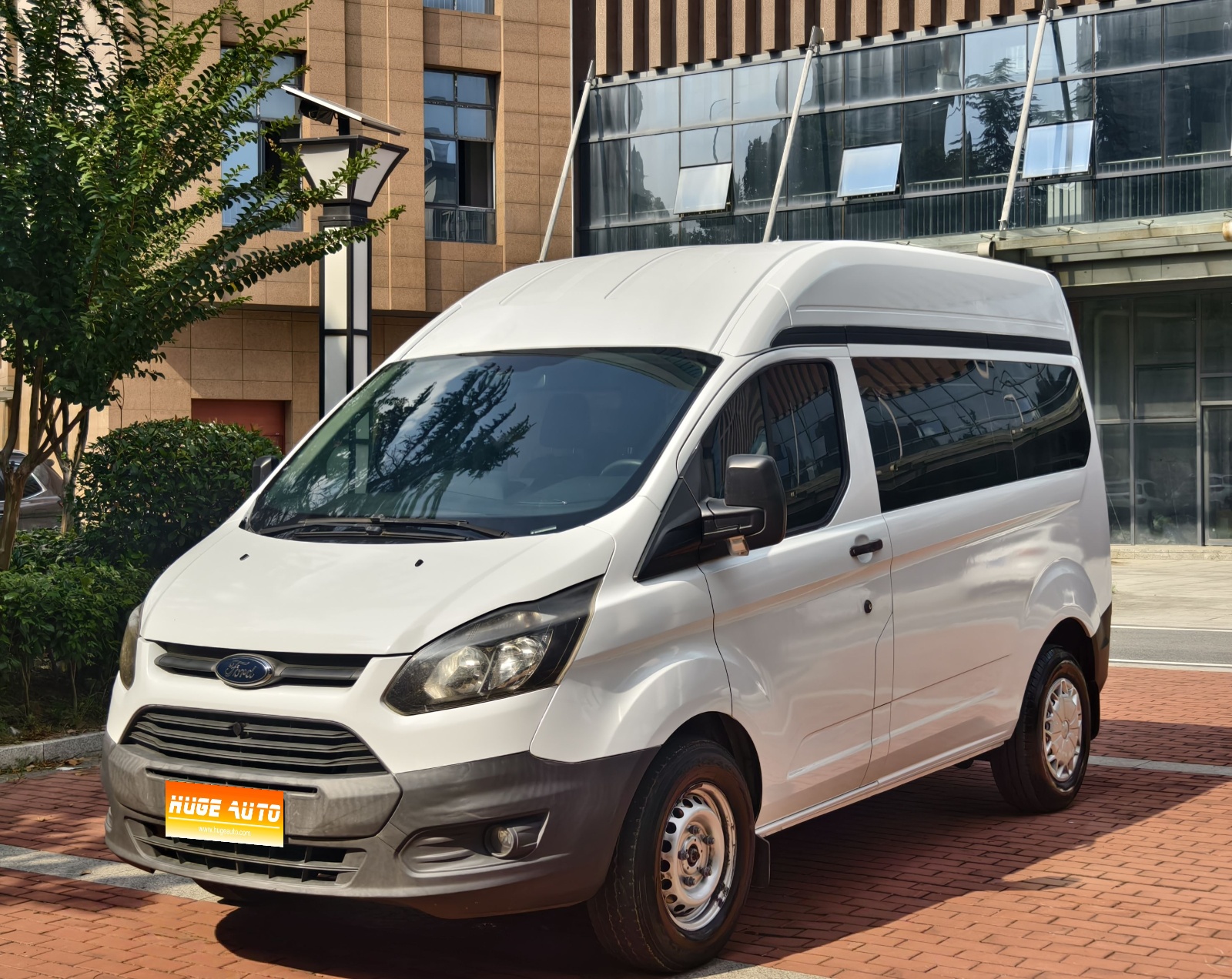 MY2017 Transit 2.0T Diesel Multi Functional Commercial VanShort Wheel Base Middle Roof National IV 