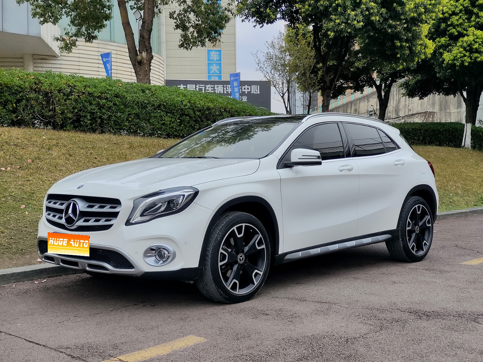 MY2017  Mercedes Benz  GLA Class  GLA 220 4MATIC  Fashion