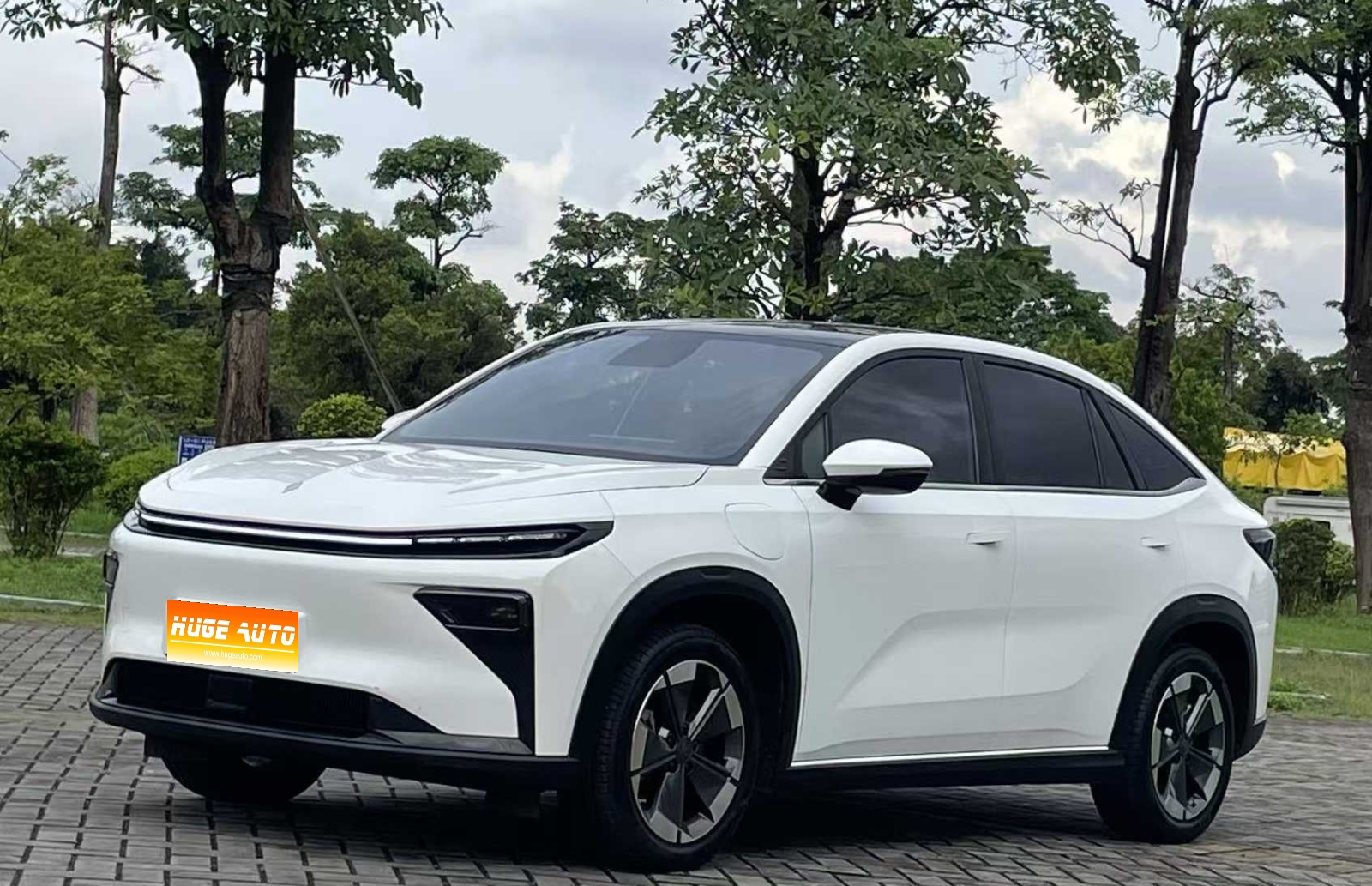 MY2024 Livan 7 605km Honor