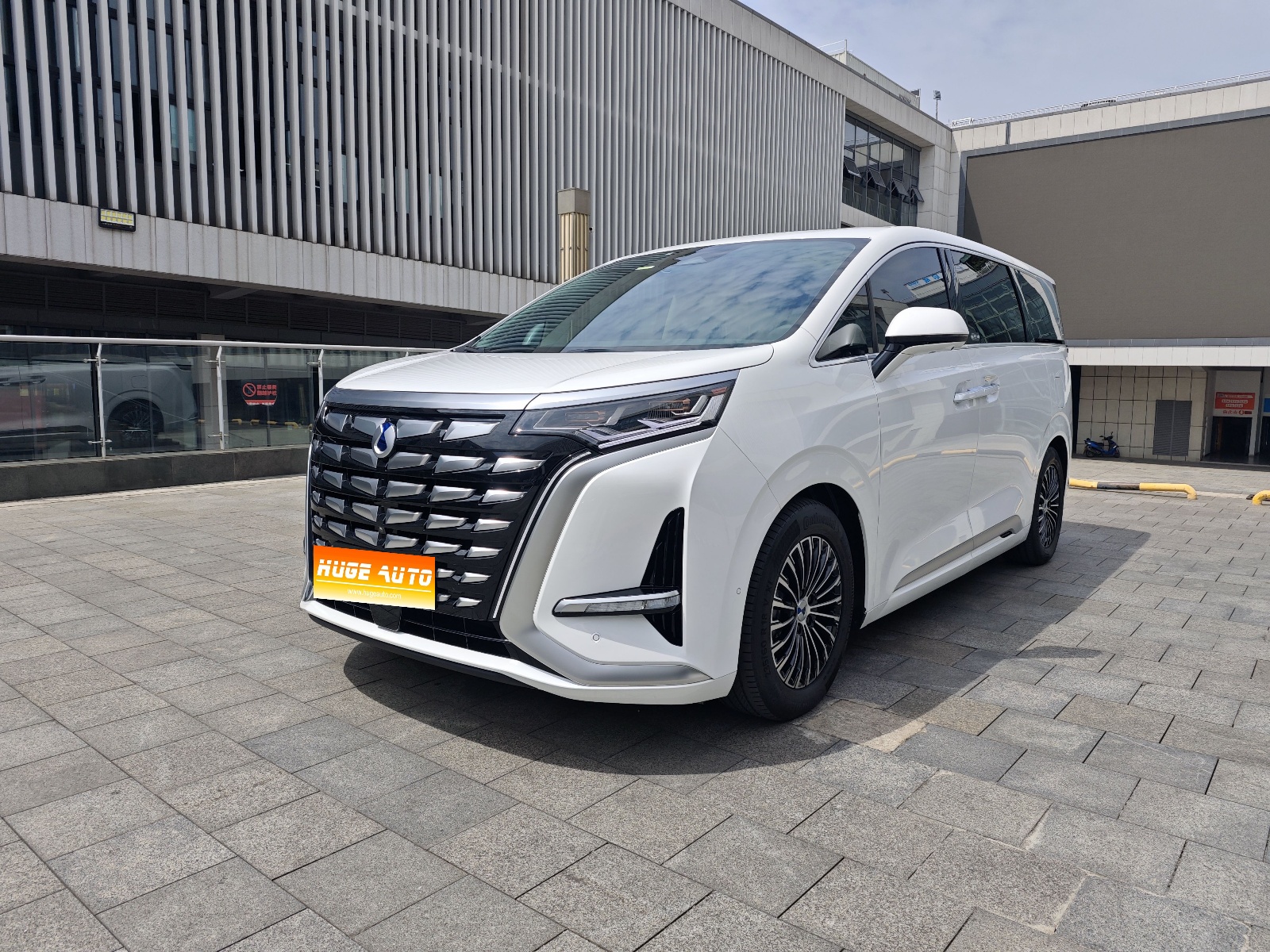 MY2024 DENZA D9 DM-i 980 4WD Flagship