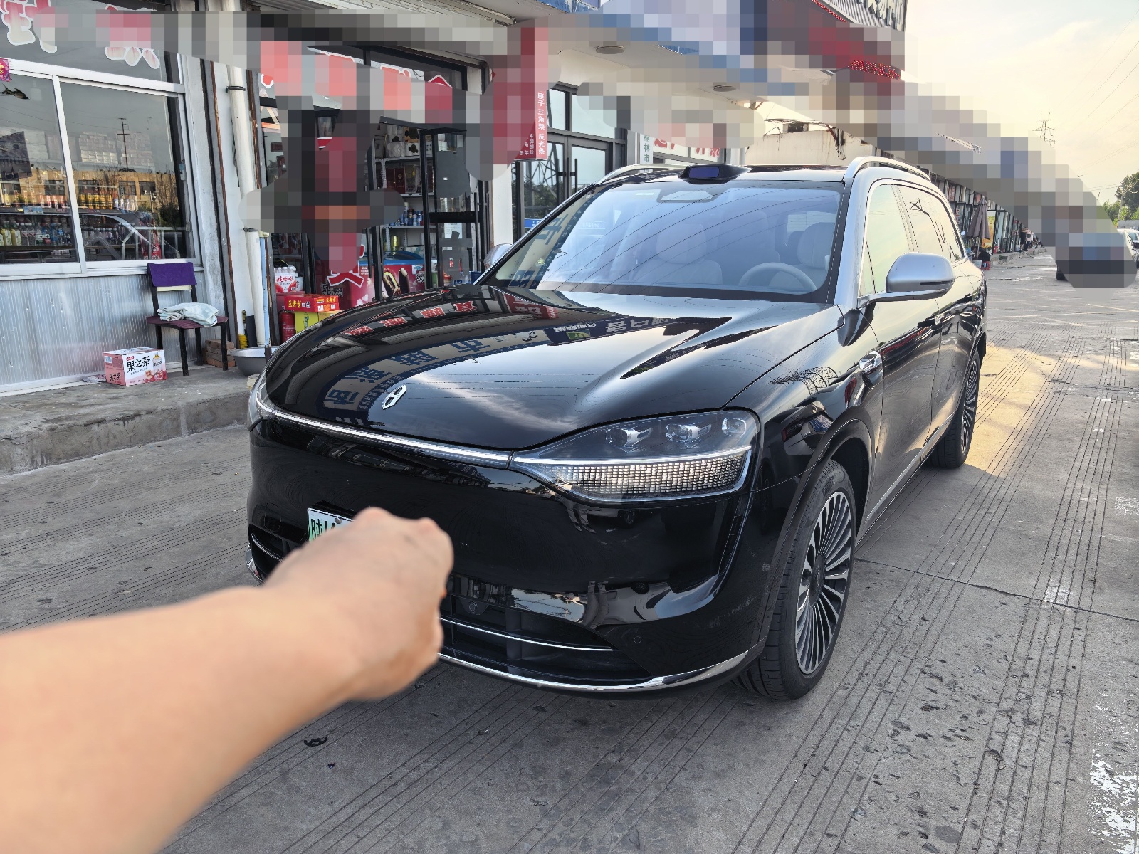 2025款 问界M9 增程 Ultra版 52kWh 6座版 (192线激光雷达）