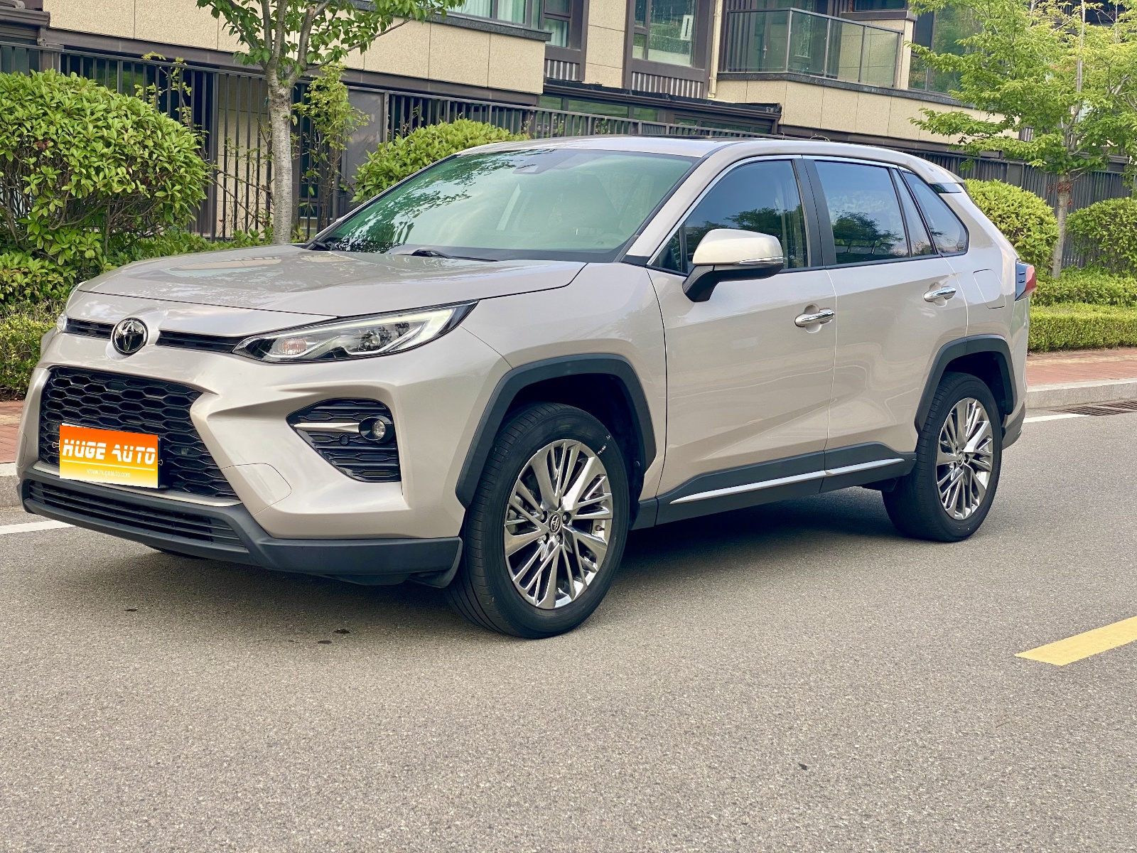 2020款 威兰达 2.0L CVT四驱尊贵版