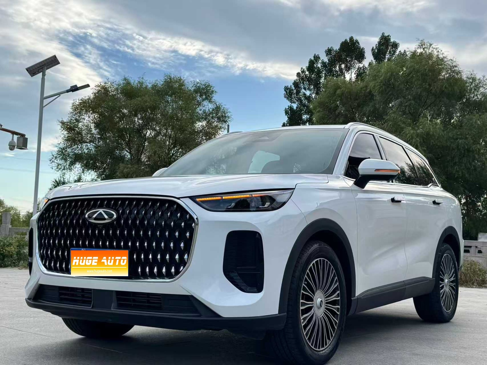 2024款 瑞虎8L 2.0T 两驱豪华版 7座