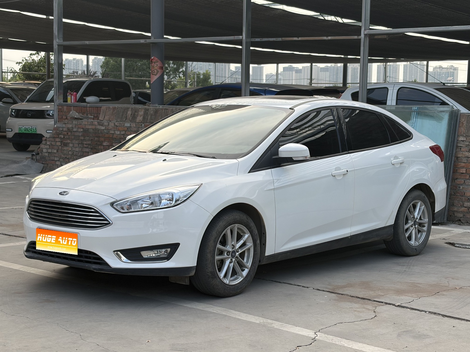 MY2015 Focus Sedan 1.6L MT Fashion Version 