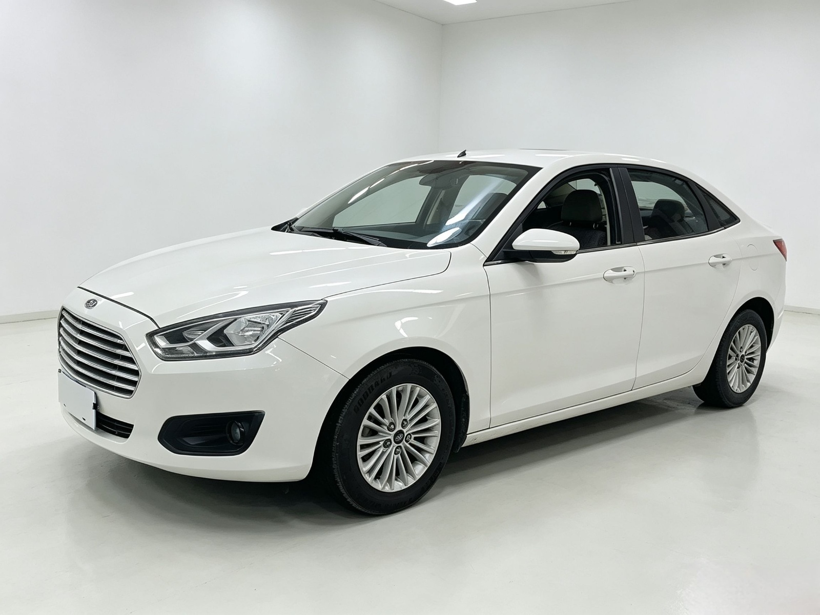 MY2015 ESCORT 1.5L AT Comfort Version 