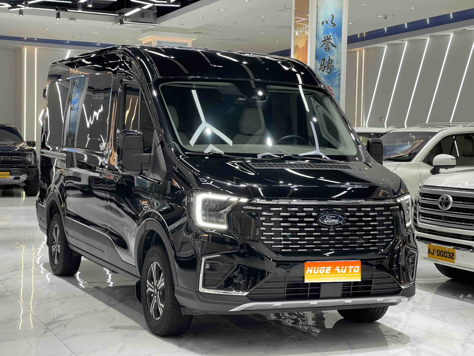 MY2024 Transit 2.0T Petrol AT Mid-wheel base Middle roof Commercial Customized 7/8/9 seats