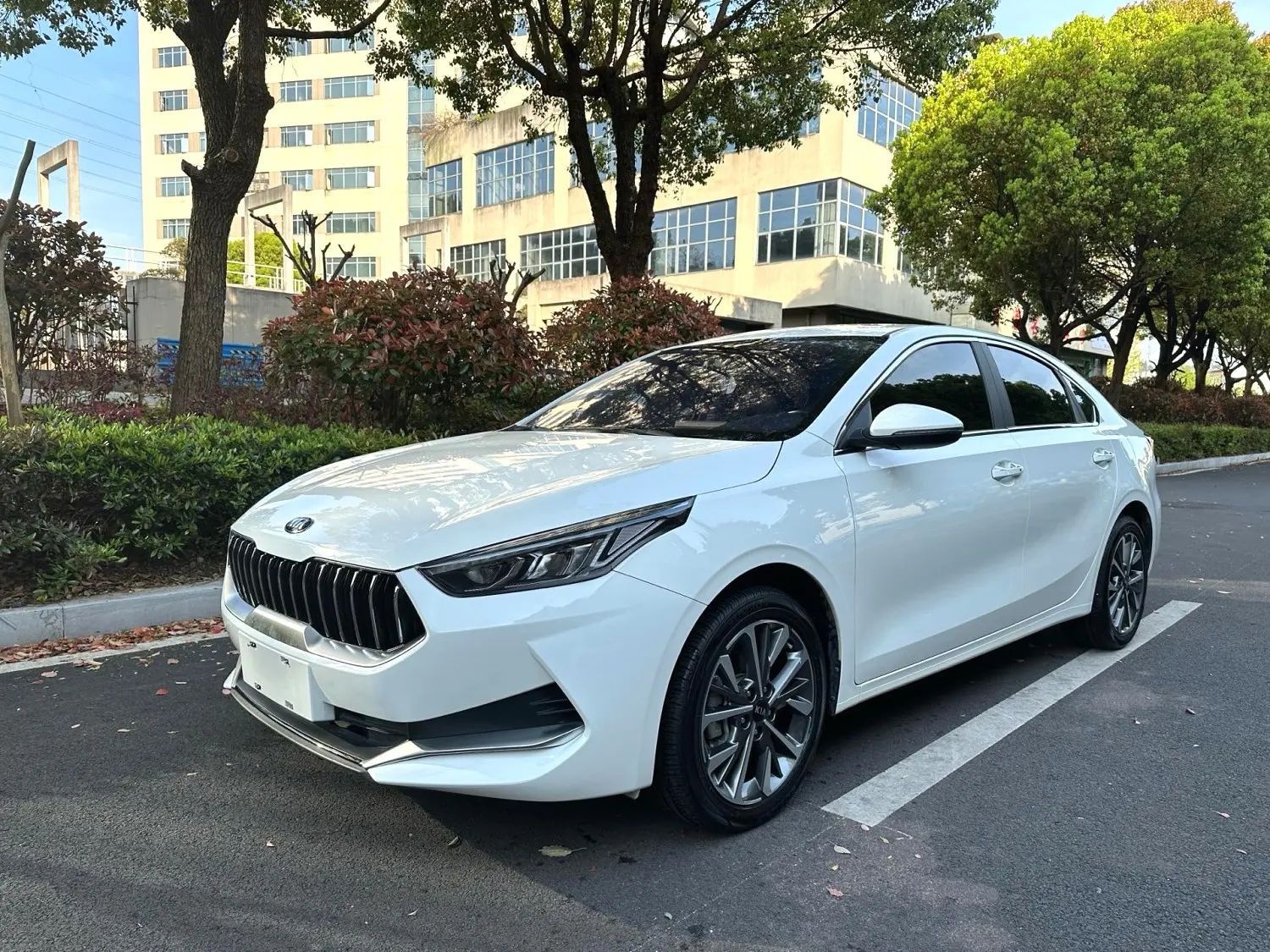 2021款 起亚K3 1.5L CVT时尚版