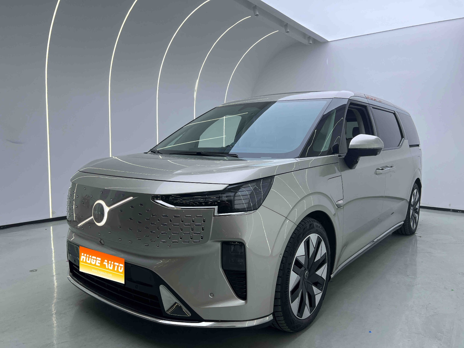 2025款 沃尔沃EM90 Ultra 六座