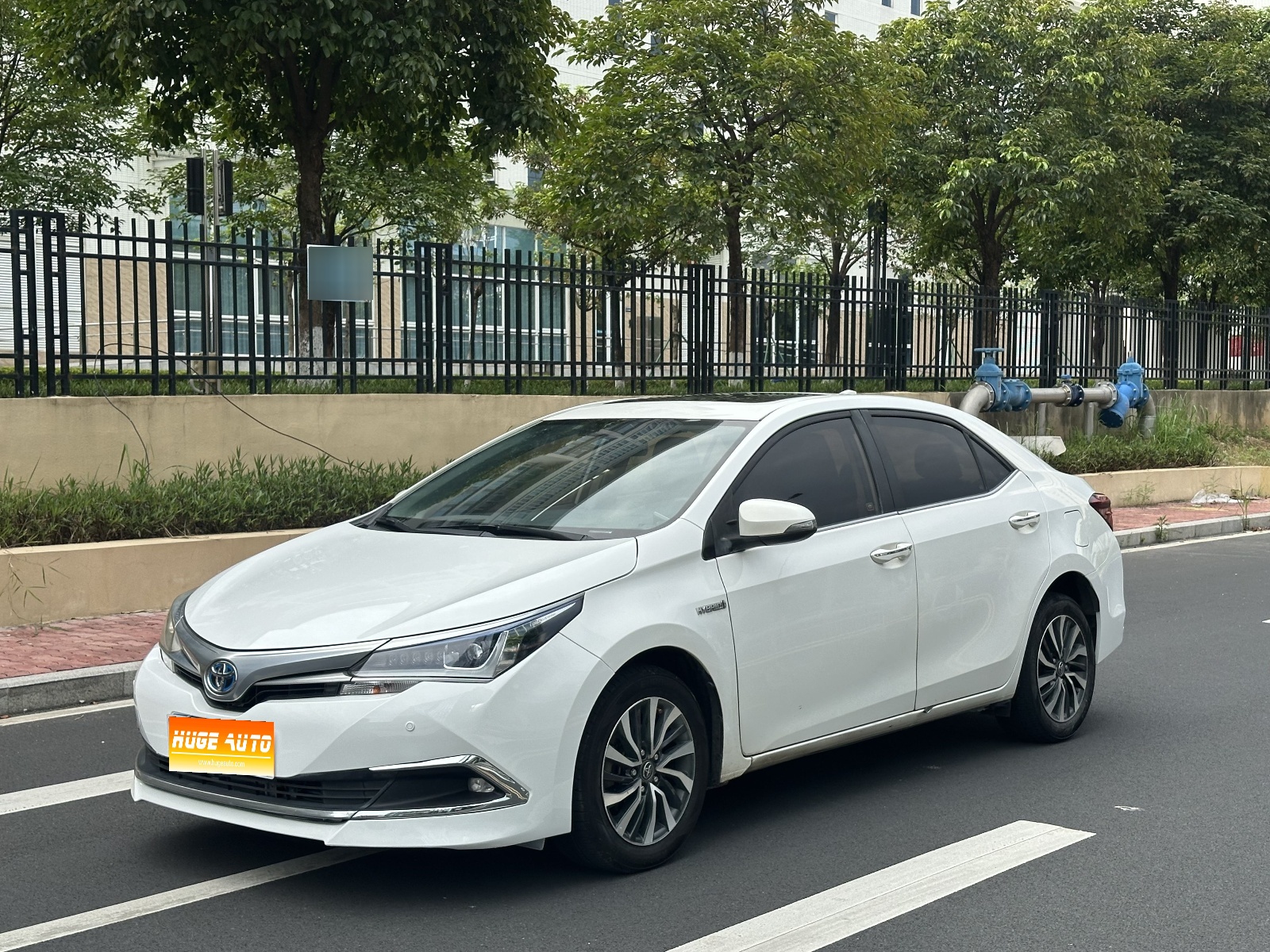 MY2016  Corolla Hybrid  1.8L E-CVT Elite