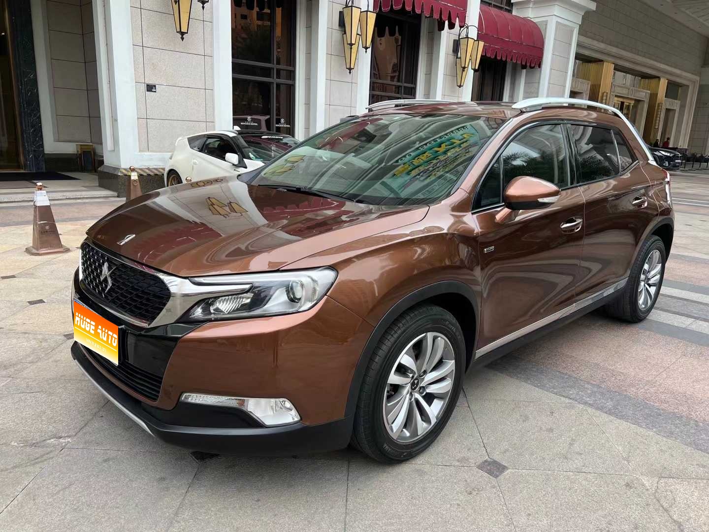 MY2014 DS 6 1.6T  Luxury  THP160