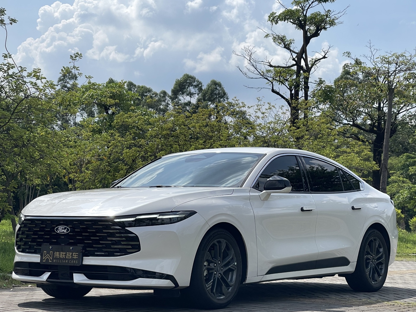 MY2026 Mondeo 2.0T EcoBoost Luxury