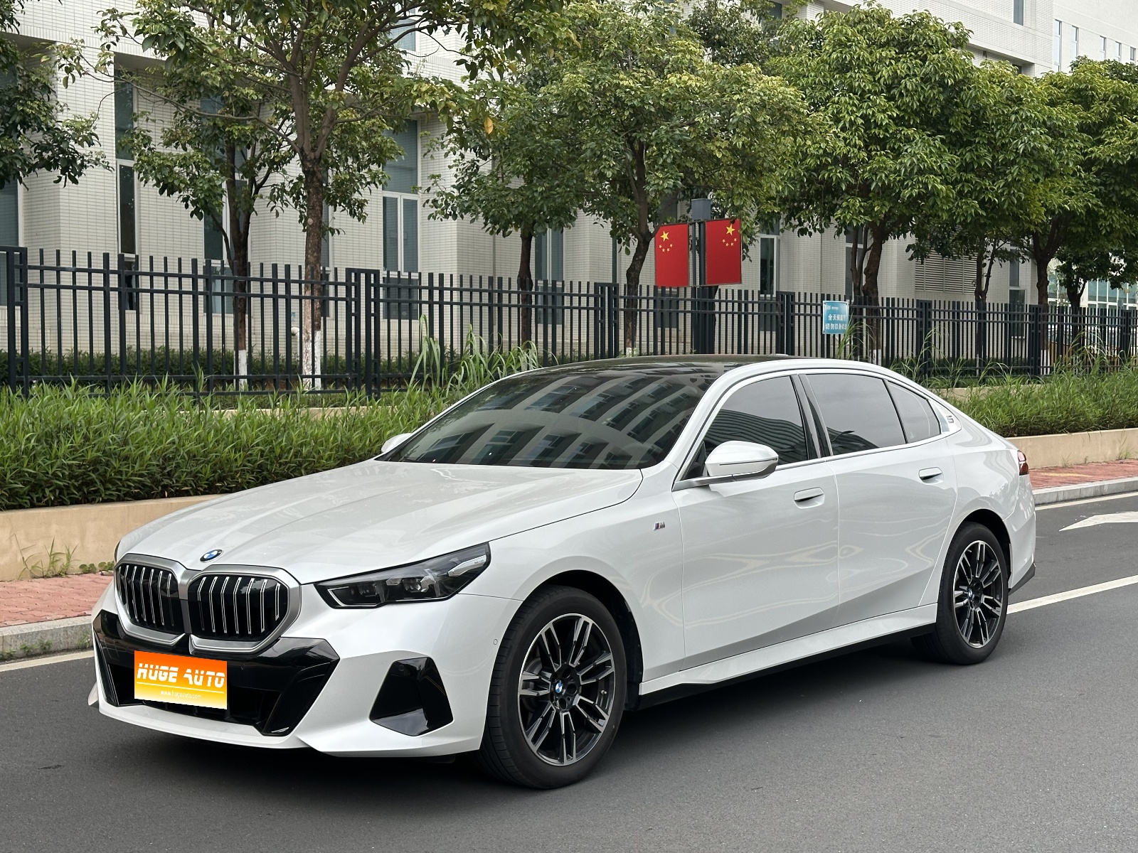 MY2024 BMW 5 Series 525Li M Sport kit