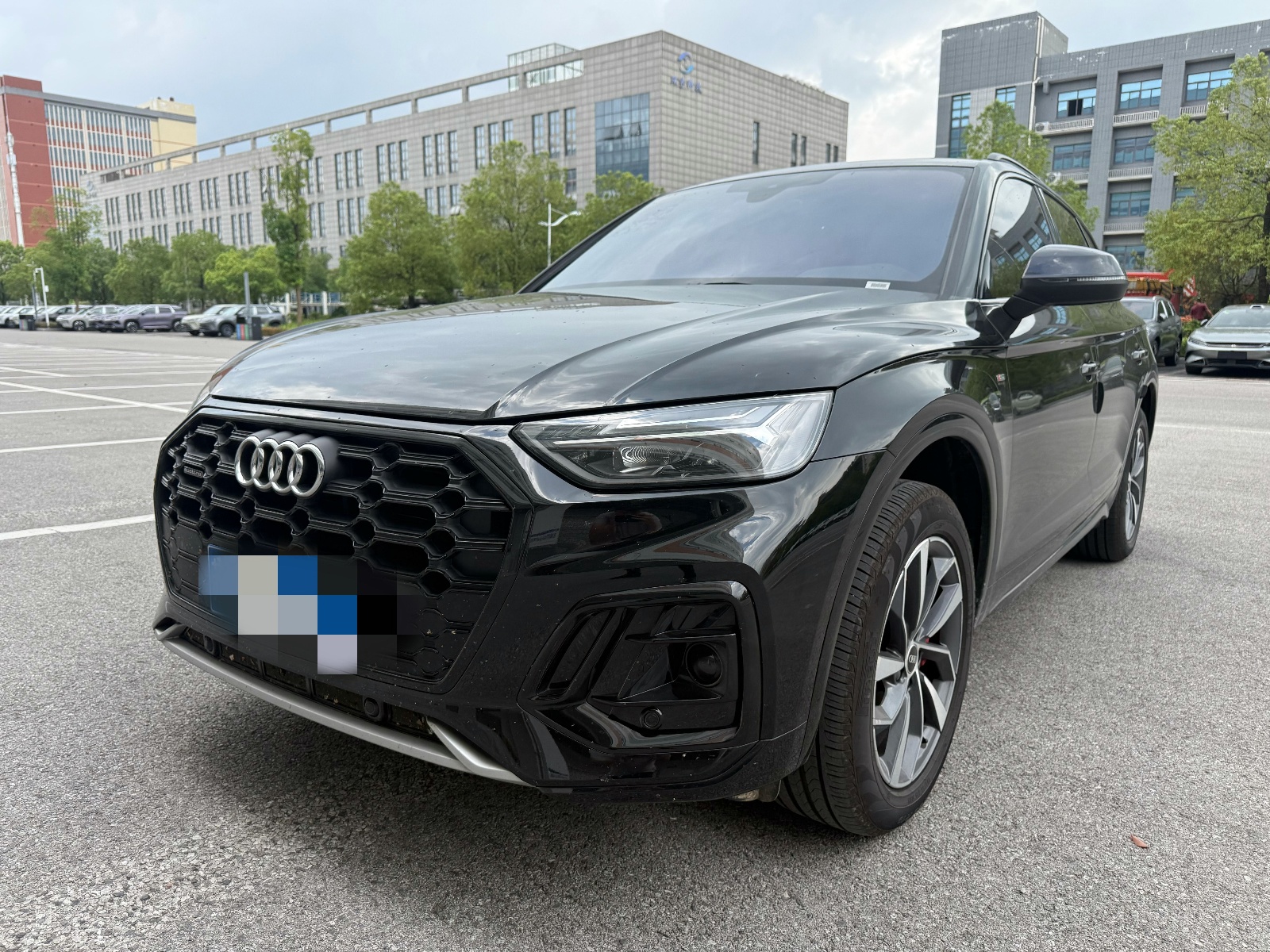 MY2025 AUDI Q5L 40 TFSI Luxury Dynamic Version