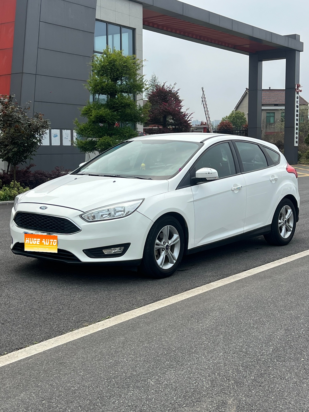 MY2015 Focus Hatchback 1.6L AT Comfort Version 