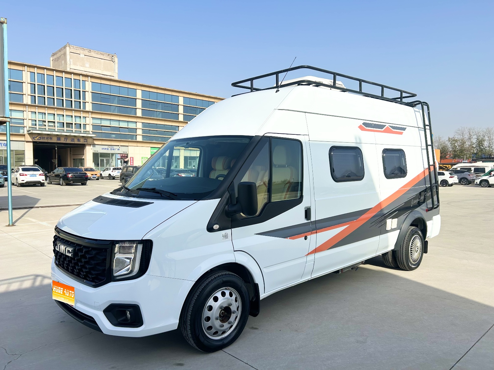 MY2023 JMC Fushun 2.0T AT Short-wheel base Middle roof Commercial MPV 5 seats