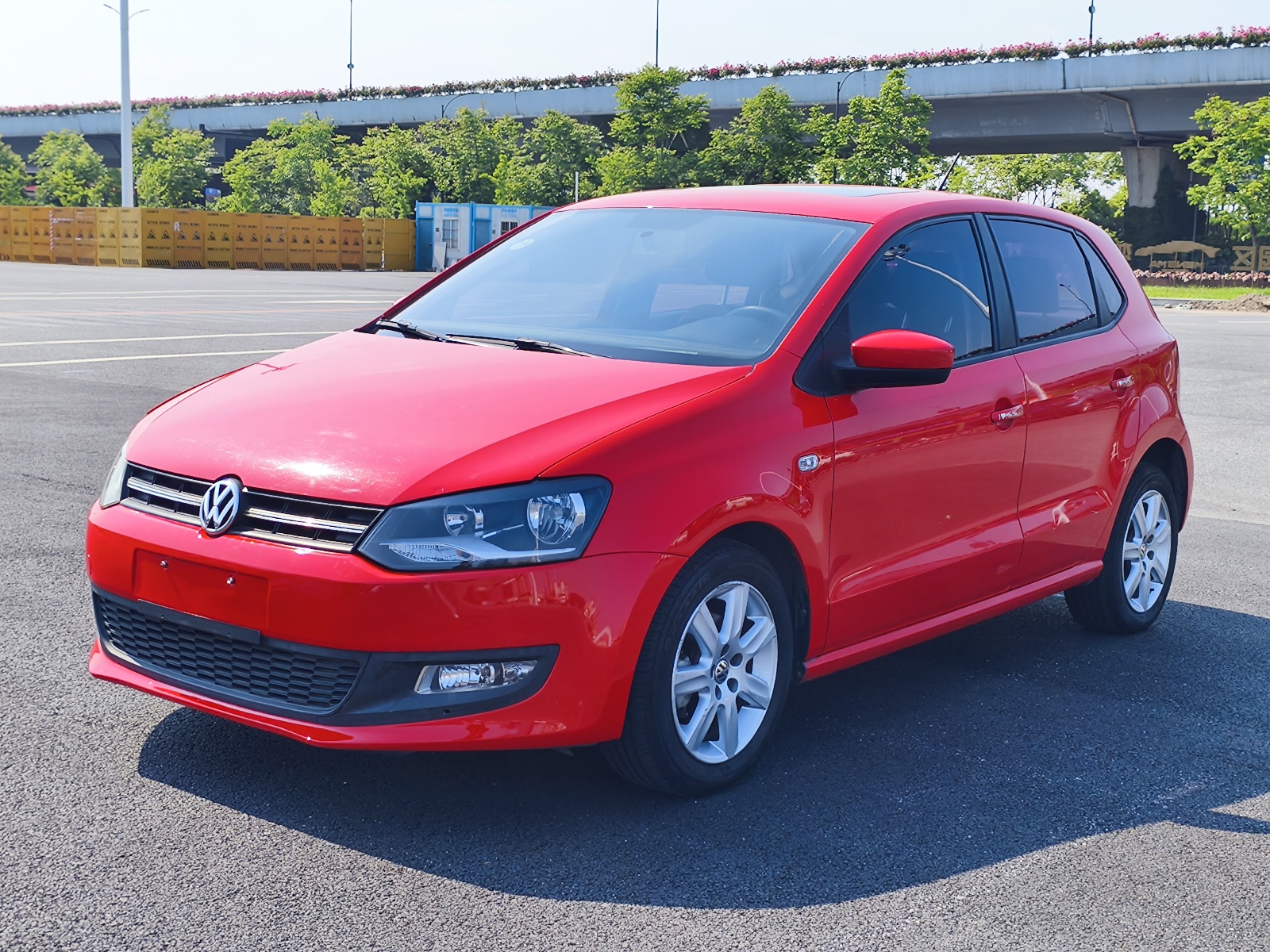 MY2013 POLO 1.4L  AT  Luxury