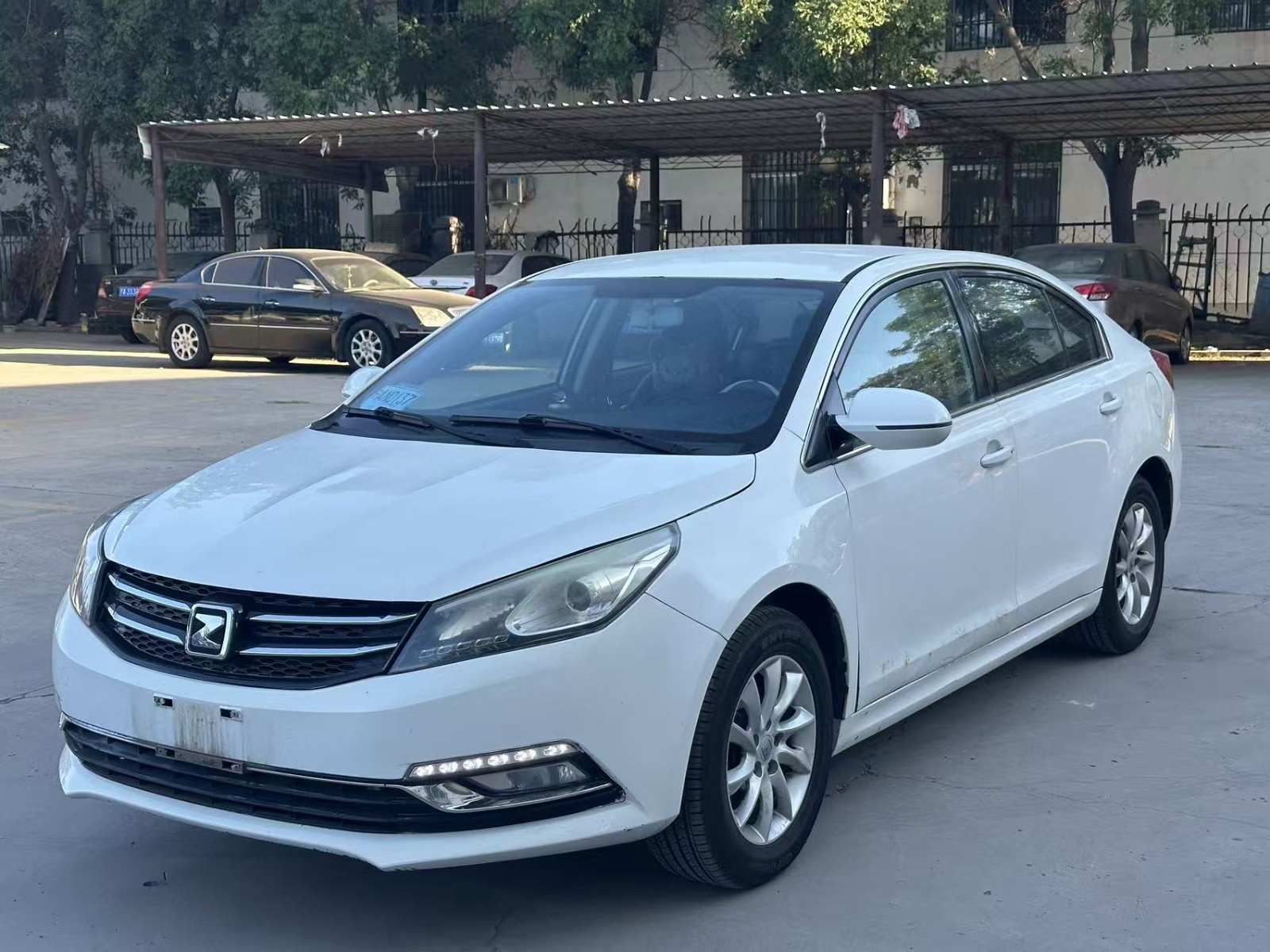 MY2015 Zotye Z500 1.5T MT Noble Version 