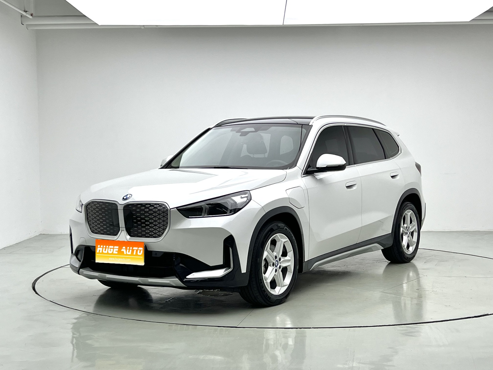 MY2025 BMW iX1 eDrive25L X Design Package