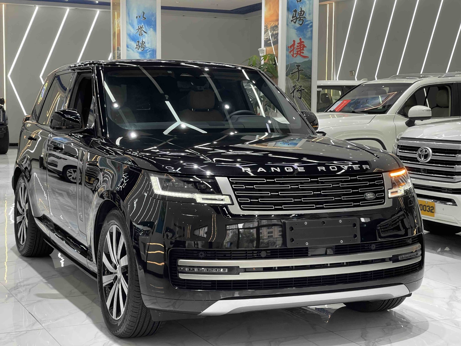 2024款 揽胜 3.0 L6 360PS 盛世版