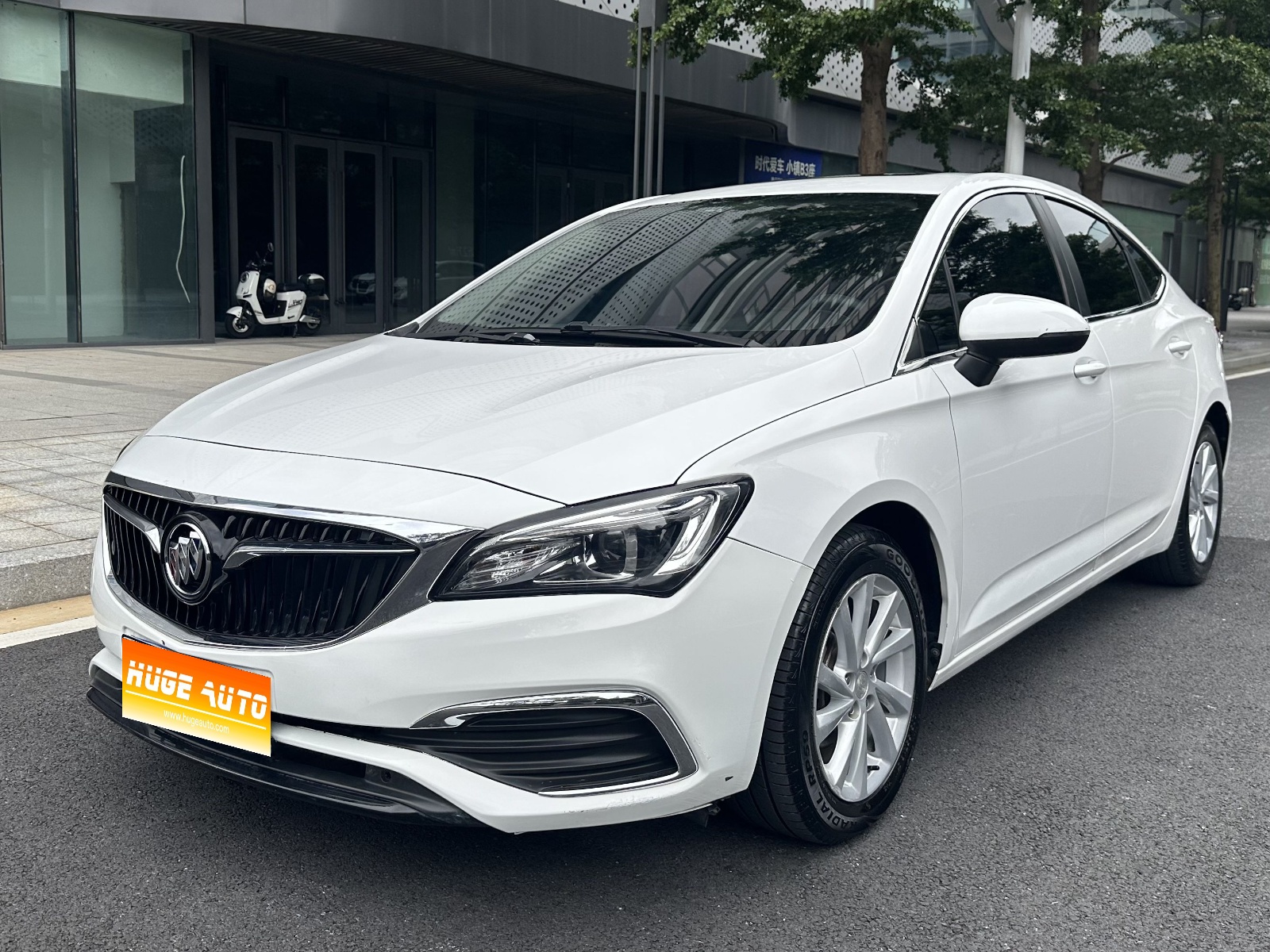 MY2019 Verano Sedan 15S AT Lead Version 