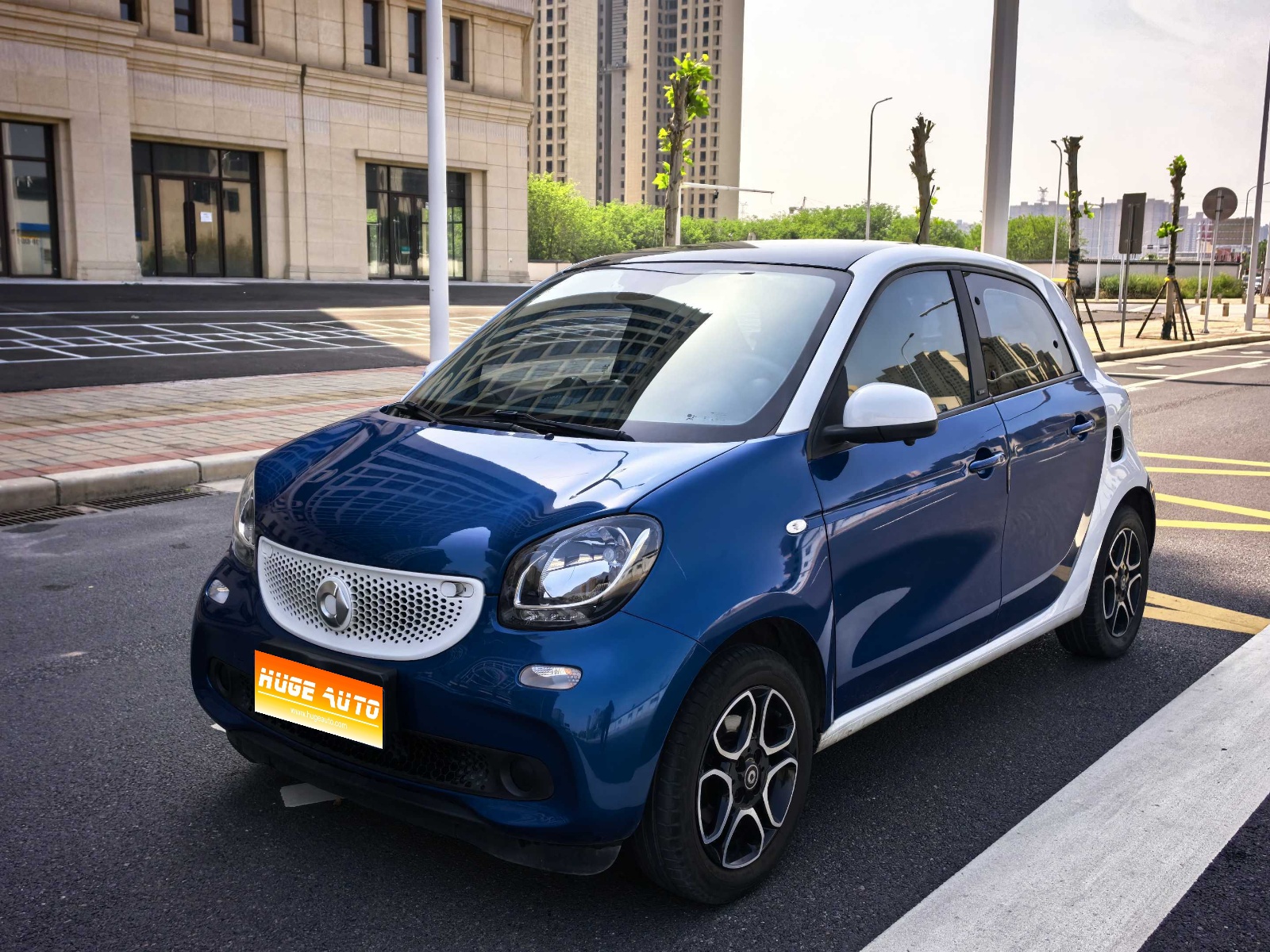 MY2016 smart forfour 0.9T 66kW Pioneer Version 