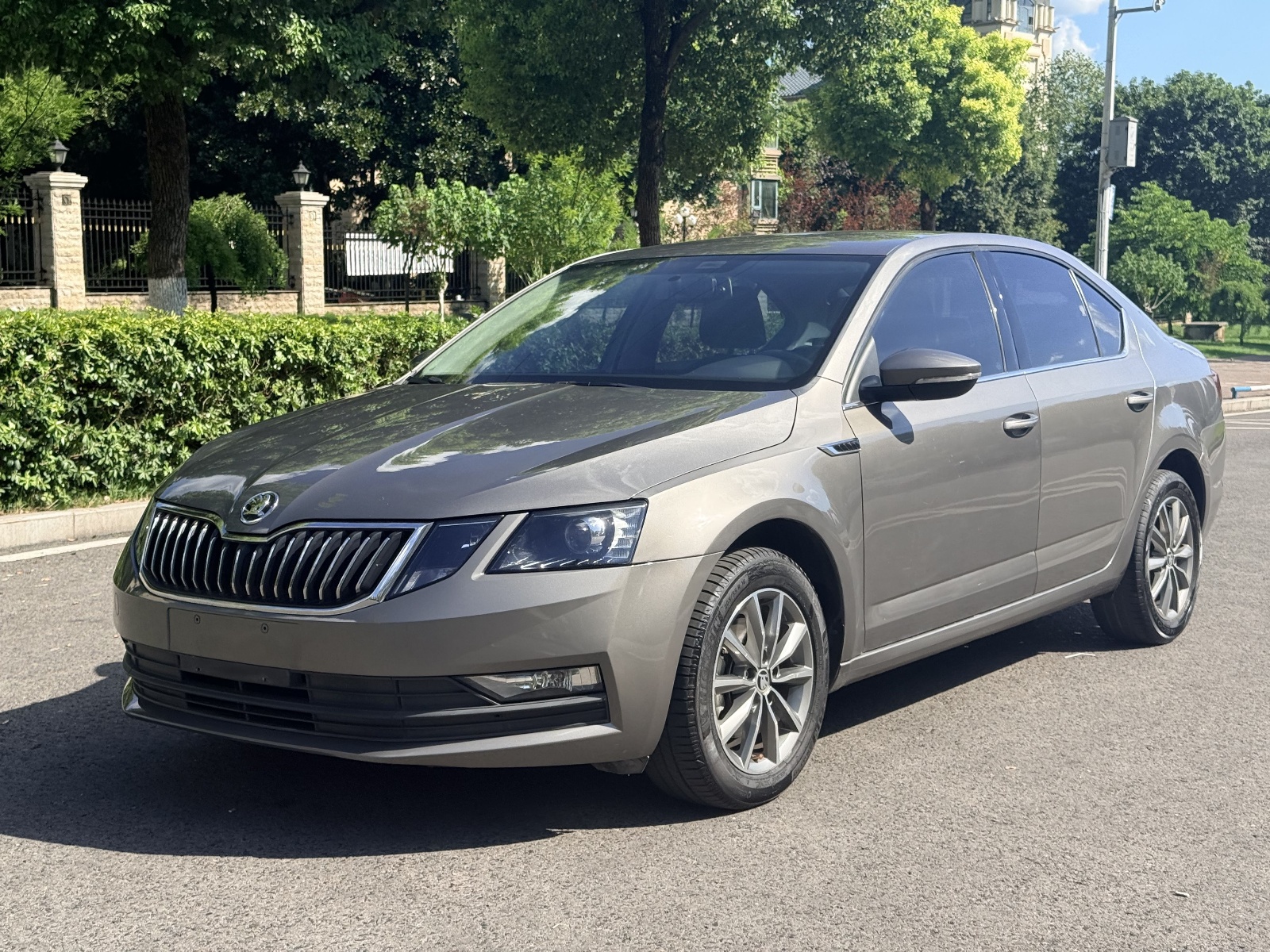 MY2019 Octavia TSI230 DSG Intelligent Comfort Version National VI