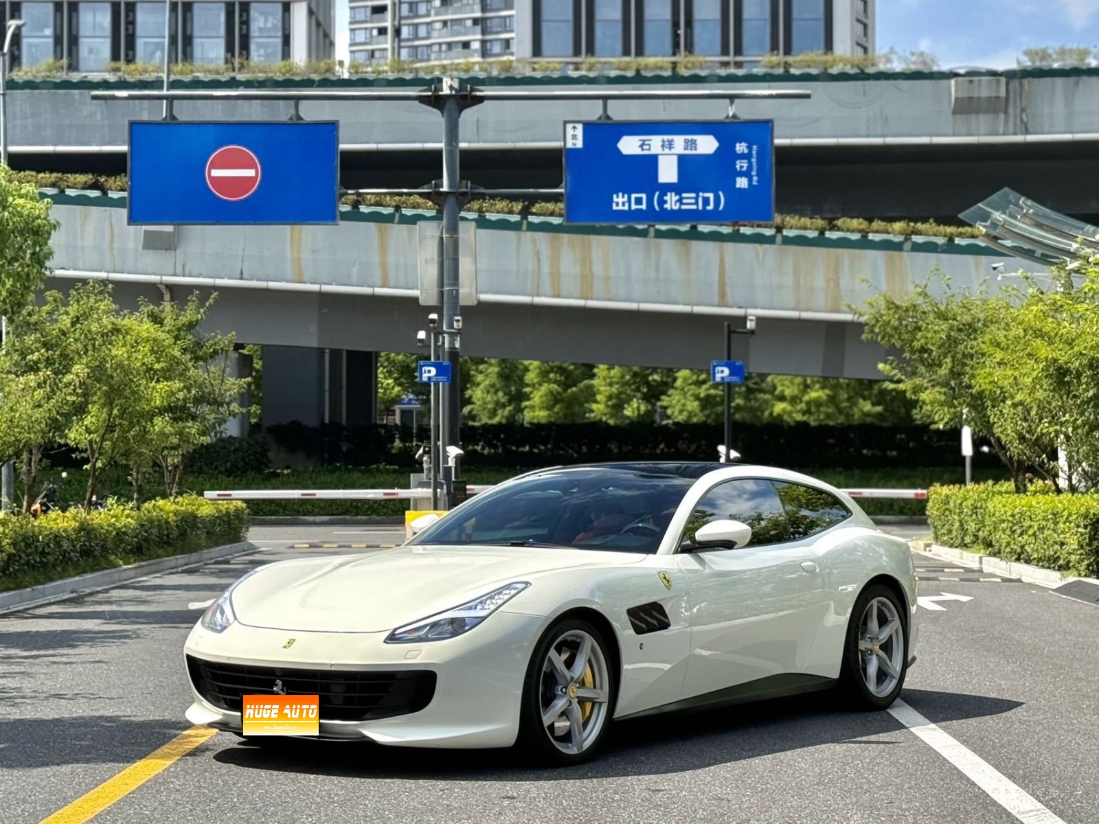 MY2017 GTC4Lusso 3.9T V8