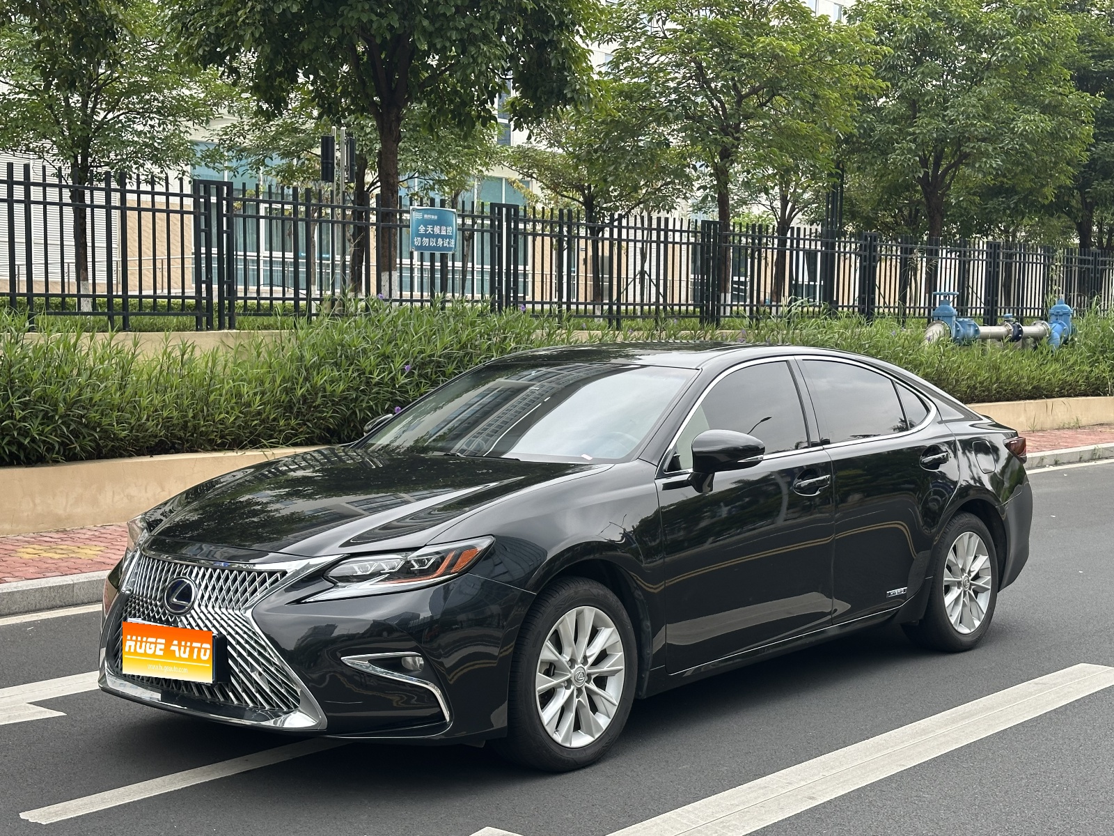 MY2013  Lexus ES 300h  Elite