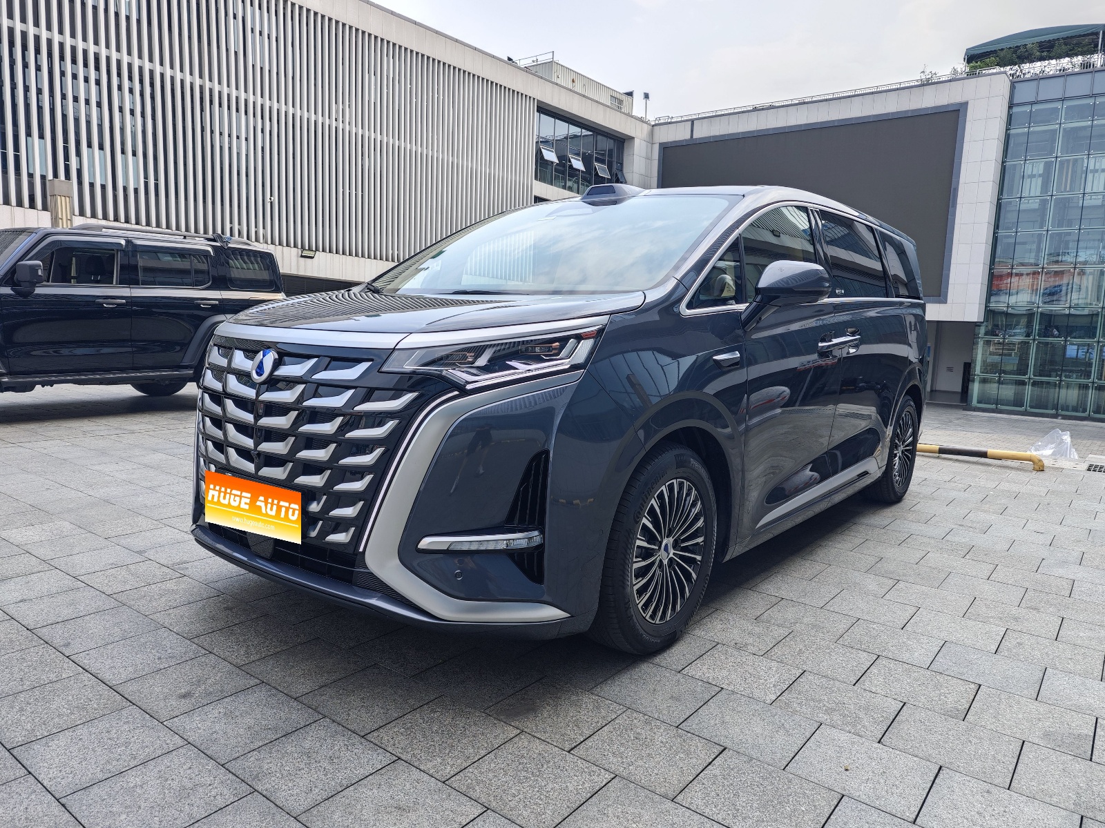 MY2025 DENZA D9 DM-i iDrive 1020 4WD Flagship