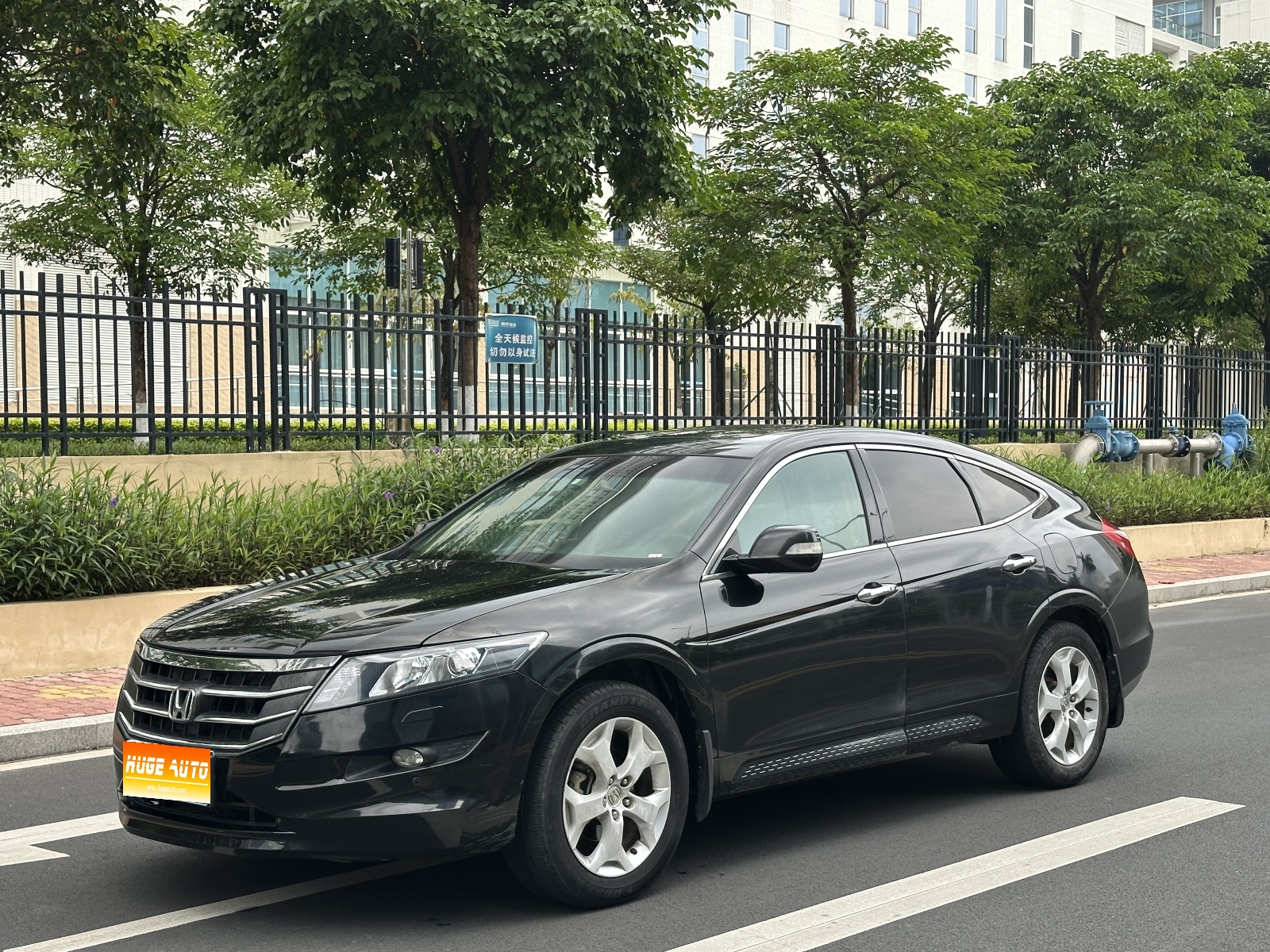 MY2012 Crosstour 2.4L Luxury 