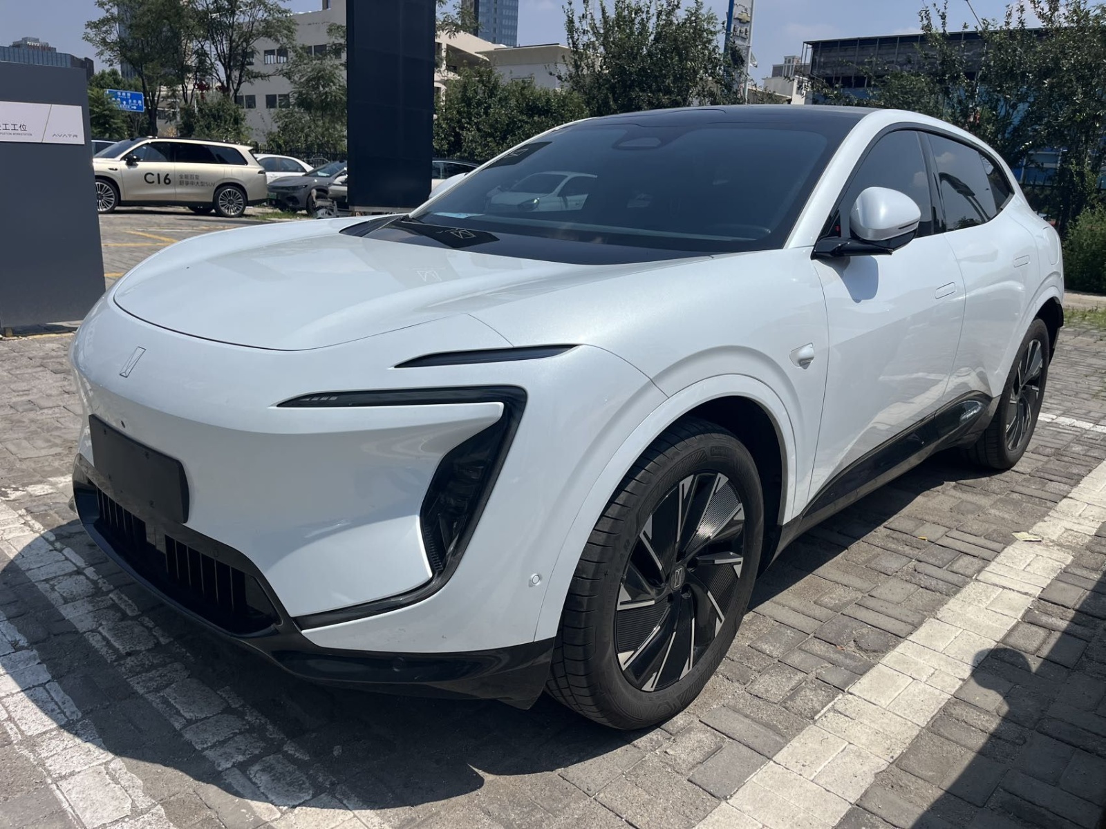 MY2024 AVATR 07 Pro BEV