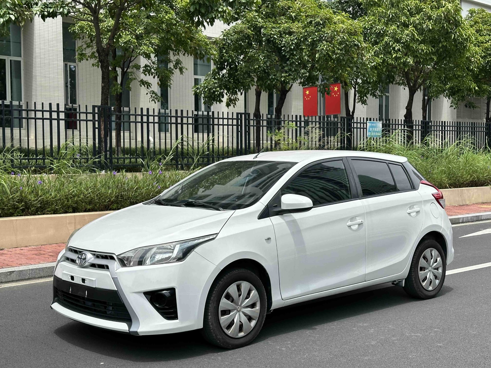 MY2014 YARiS L Zhixuan 1.5G AT Dazzling Version