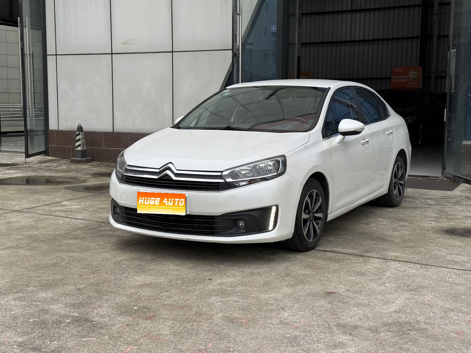 MY2016 C4 1.6L AT Luxury Version 