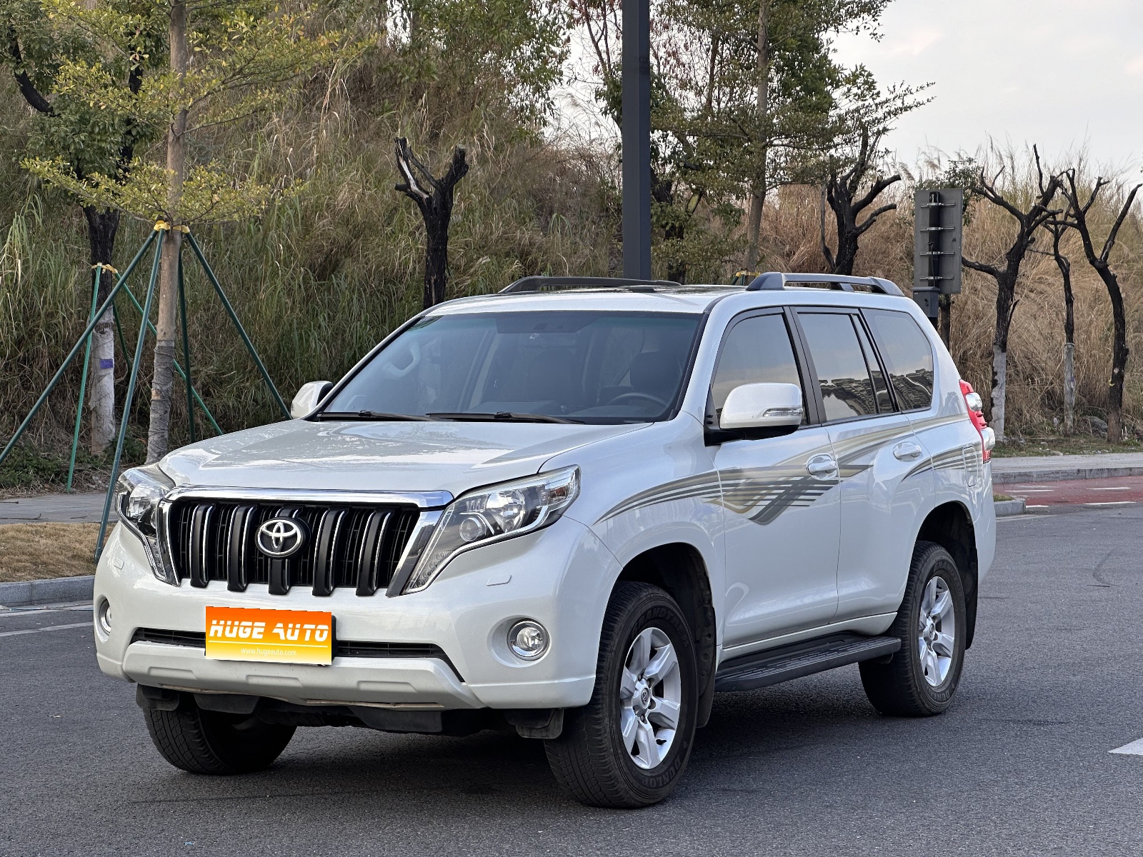 MY2016 Prado 2.7L AT Luxury Version 
