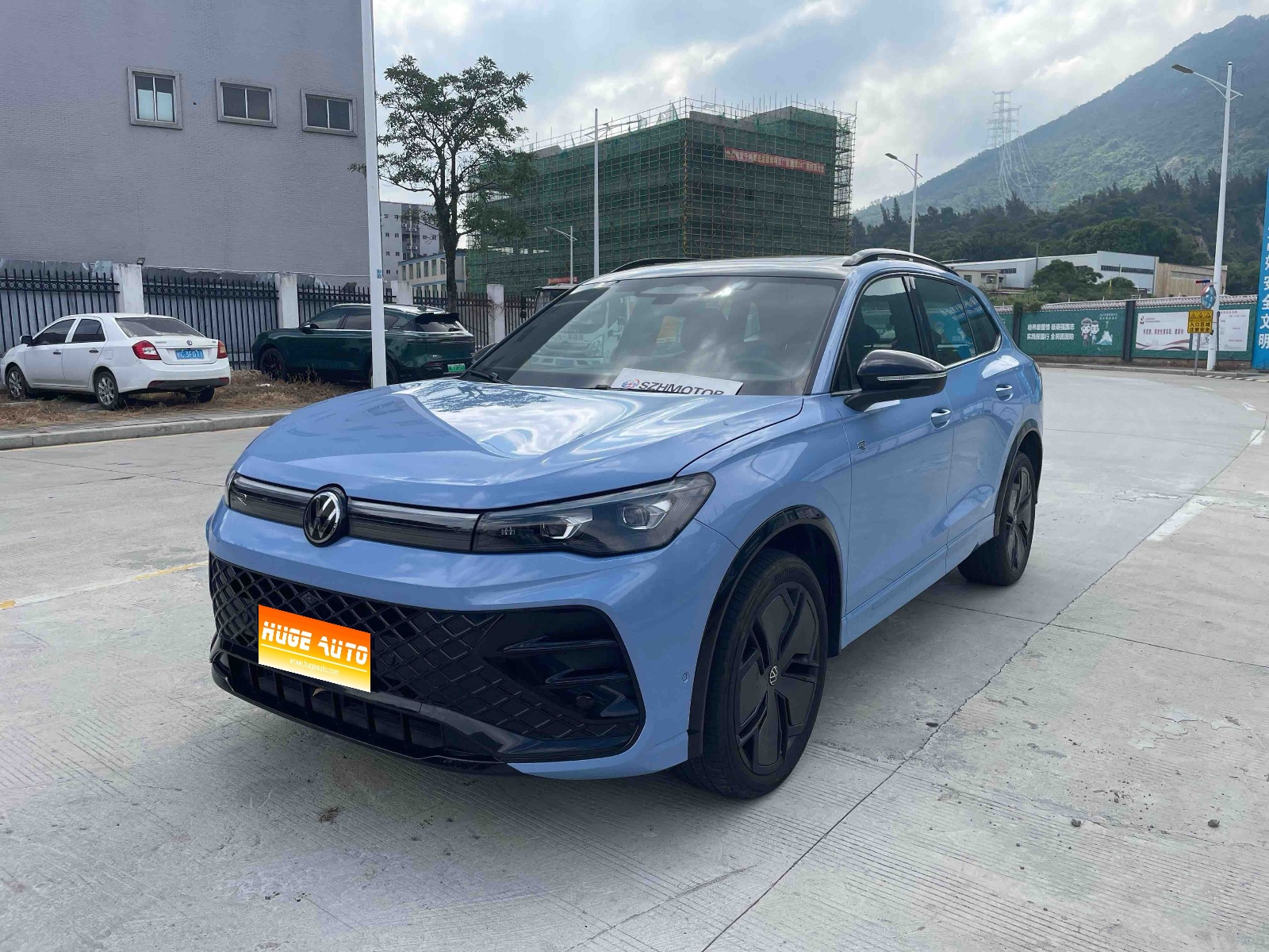MY2024 Tiguan L PRO 330TSI 2WD R-Line Distinguished