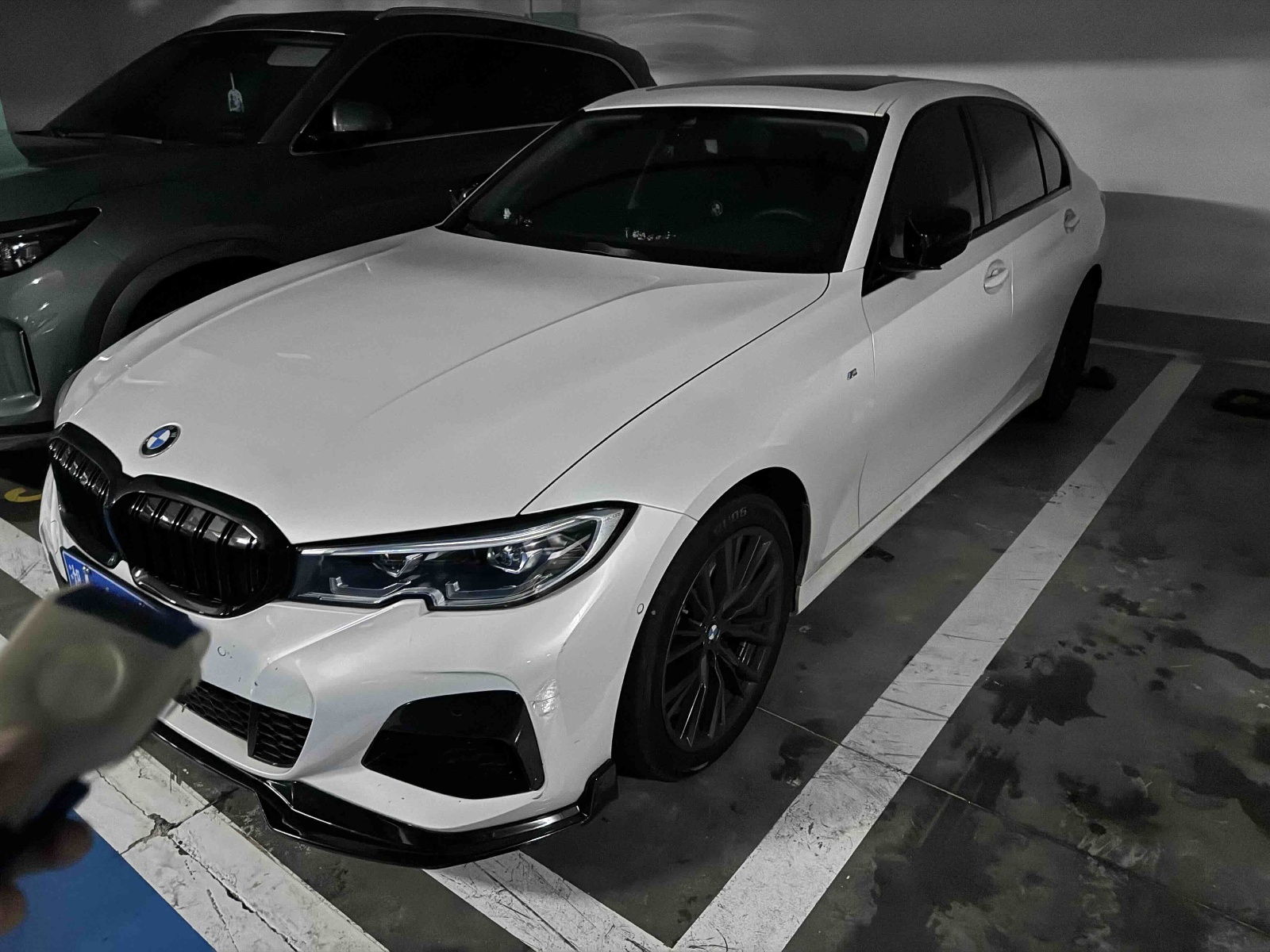 MY2022 BMW 3 Series 325Li M Sport Night Kit 