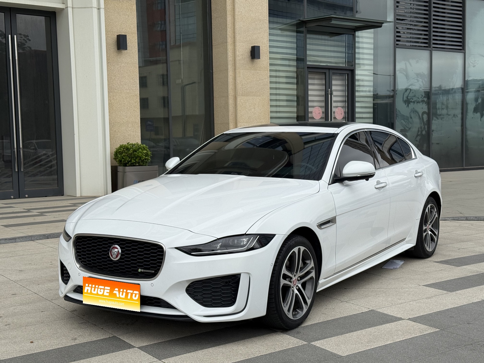 MY2020 Jaguar XEL 2.0T 200PS R-DYNAMIC SAdvanced Sport Version