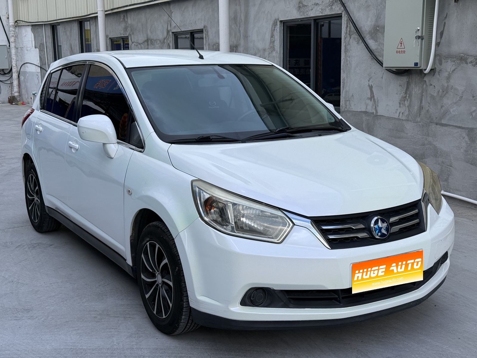 MY2014 Venucia R50 1.6L MT Wonderful Version