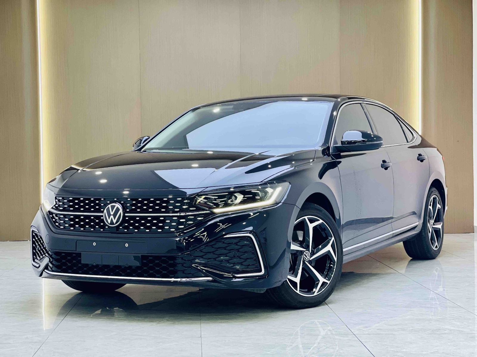 2024款 帕萨特 380TSI 星空精英版