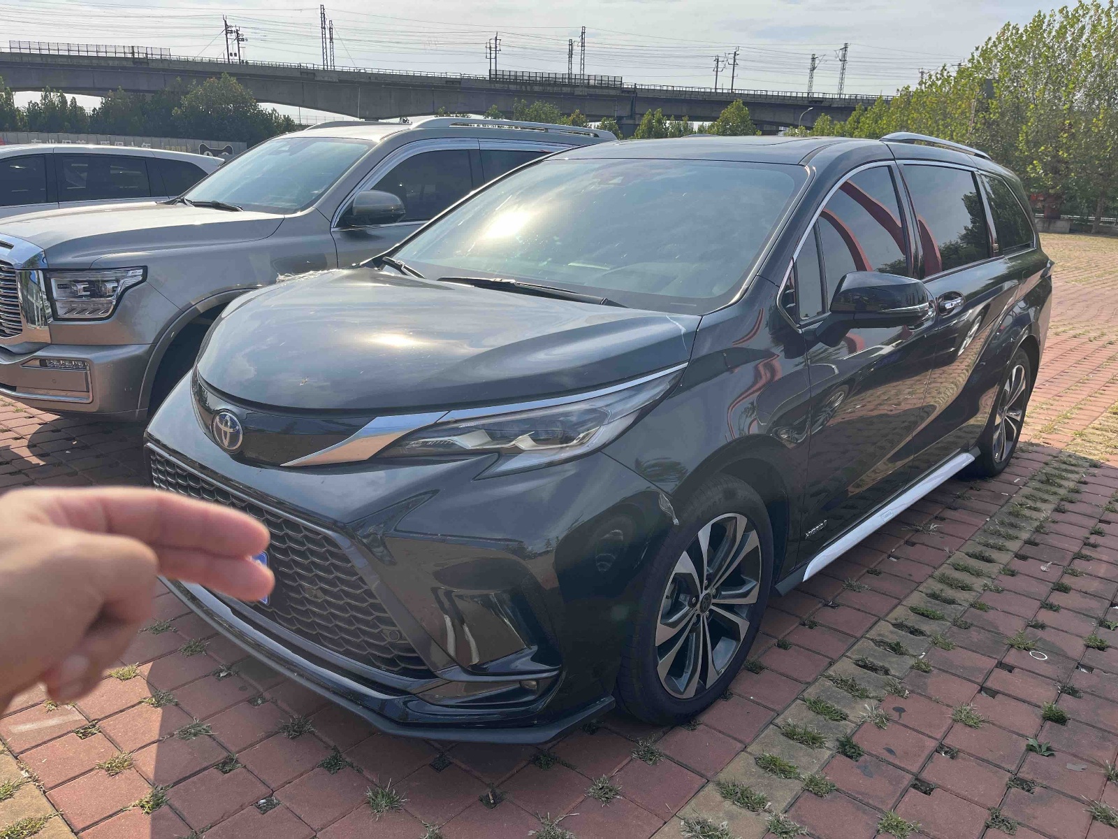 MY2023 Granvia 2.5L Hybrid Flagship VIP