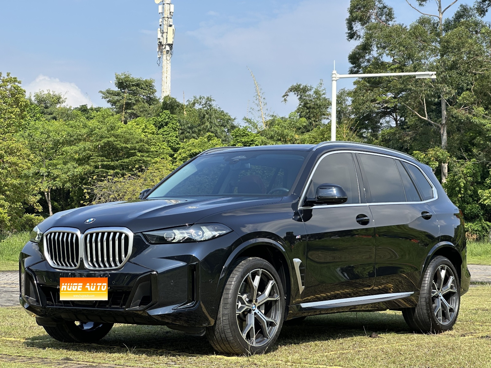 MY2025 BMW X5 xDrive 30Li Exclusive Version M Sport Night Kit