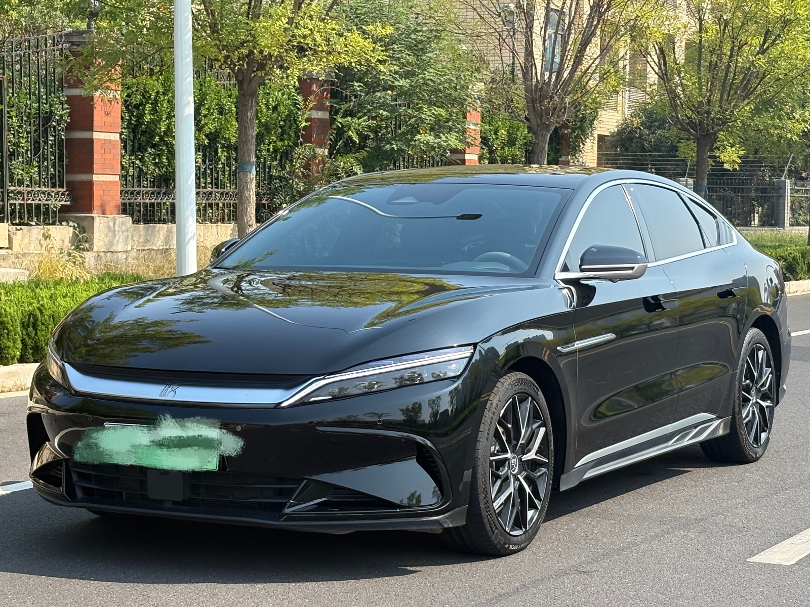 MY2025 HAN DM-i 125KM Distinguished