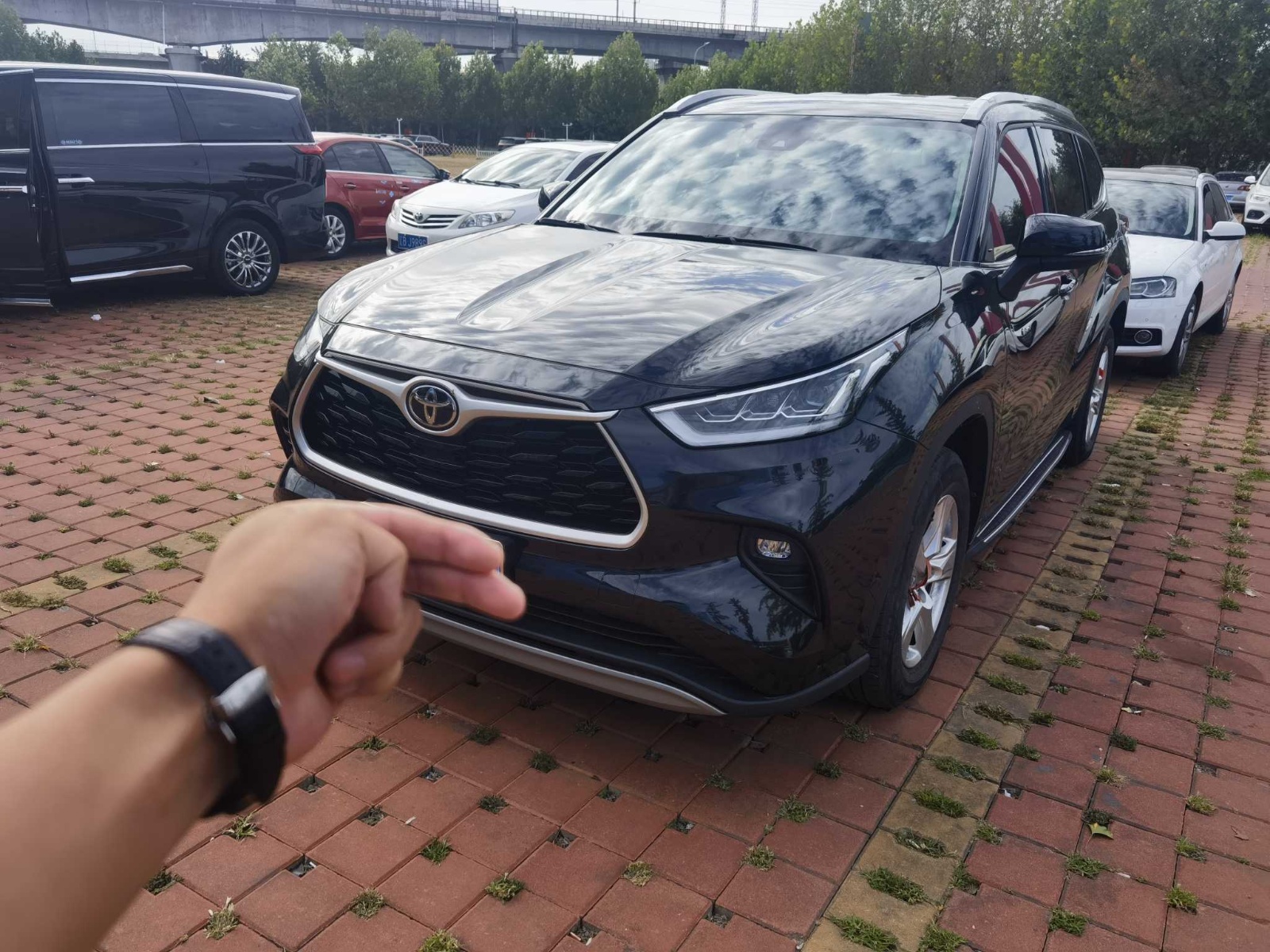 MY2024 Highlander 2.5L THS-II 4WD Elite Version 7 seats
