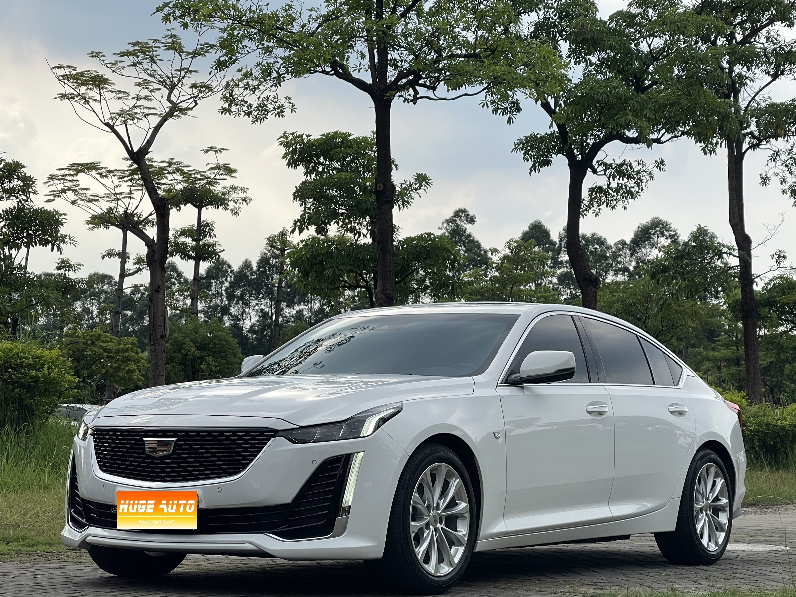 2022款 凯迪拉克CT5 28T 豪华型