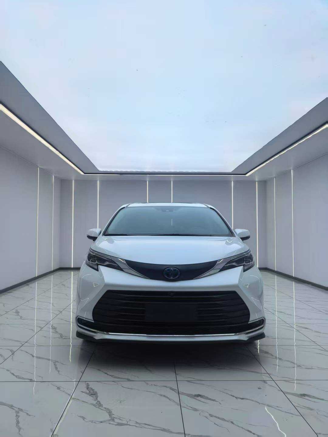 MY2021 SIENNA 2.5L Hybrid Platinum Version 